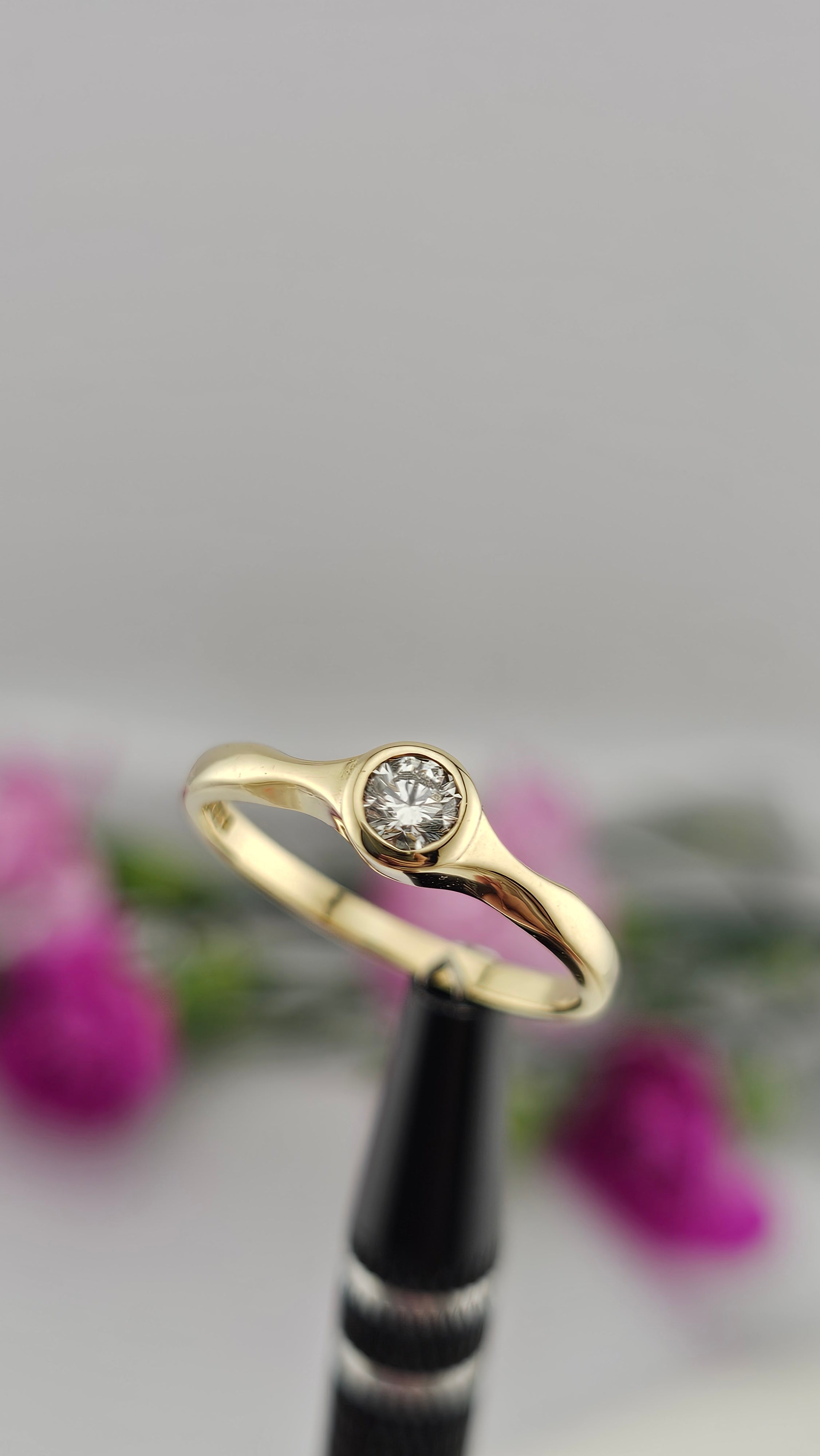 18ct Yellow Gold 0.25ct Natural Diamond Solitaire Ring , size R 1/2