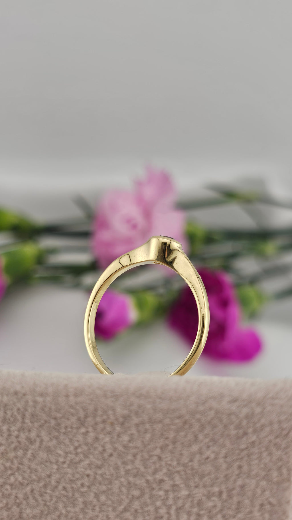 18ct Yellow Gold 0.25ct Natural Diamond Solitaire Ring , size R 1/2