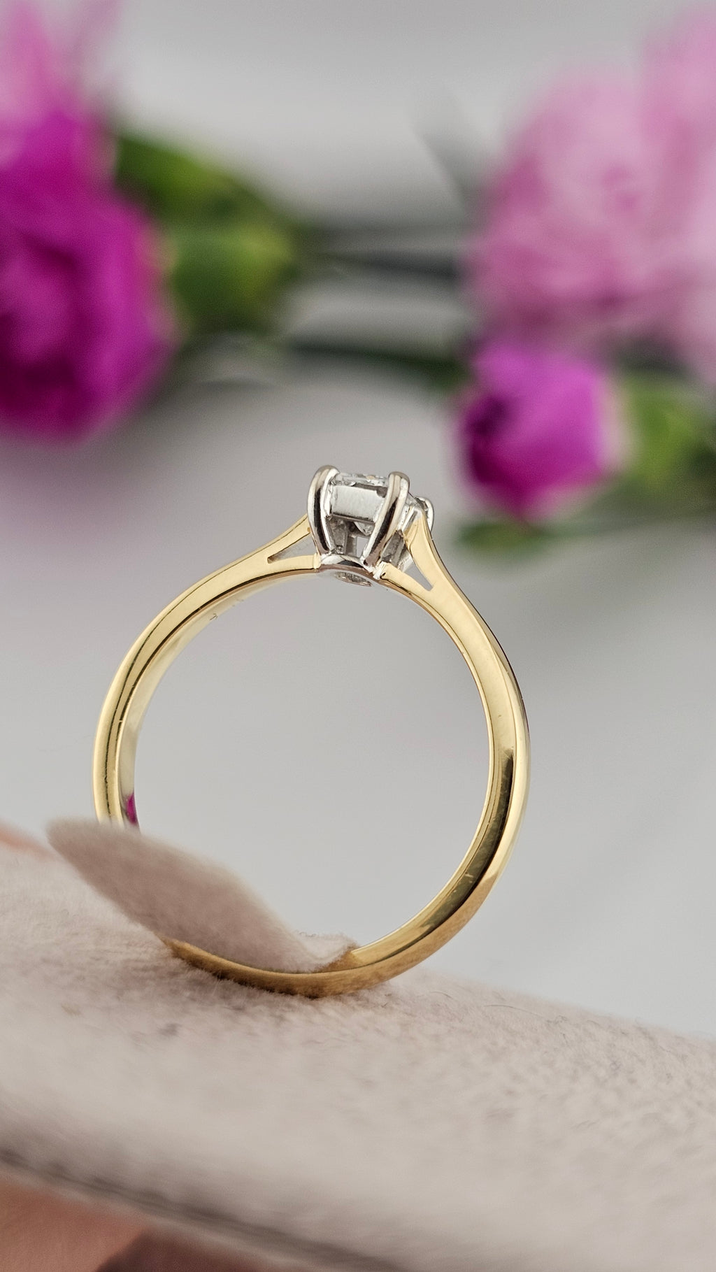 18ct Yellow Gold 0.25ct Princess Cut Natural Diamond Ring , size L 1/2