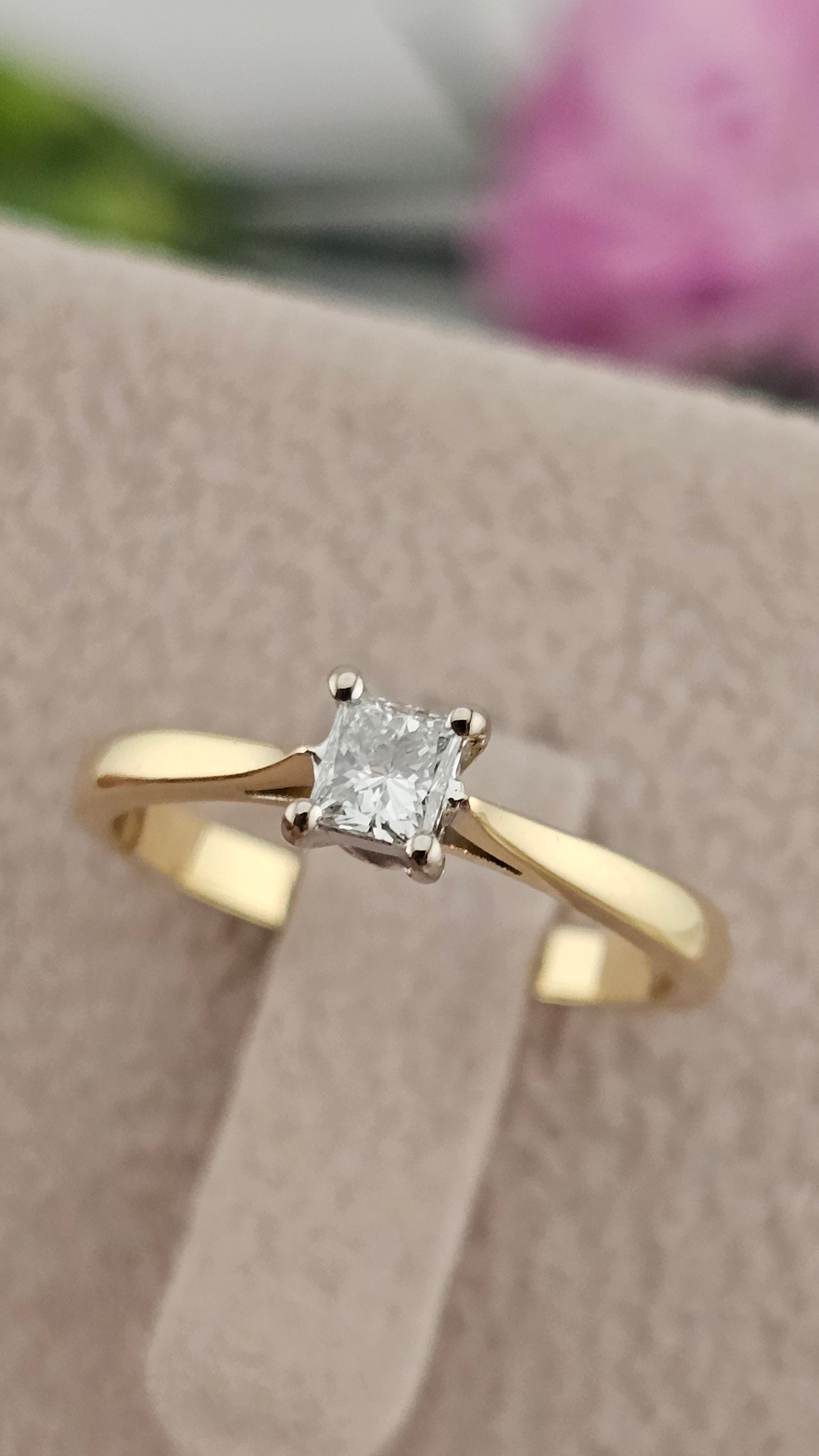 18ct Yellow Gold 0.25ct Princess Cut Natural Diamond Ring , size L 1/2