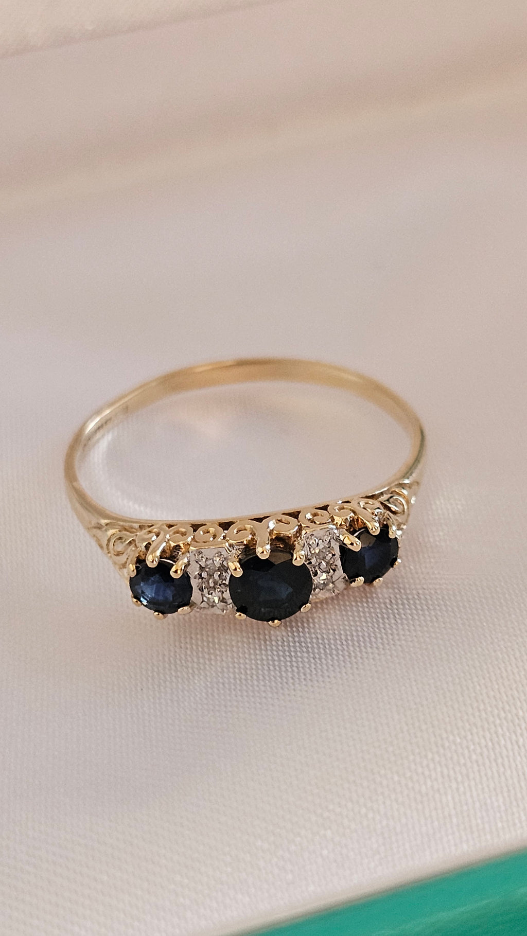9ct Yellow Gold Natural Sapphire & Diamond Ring – Size S 1/2