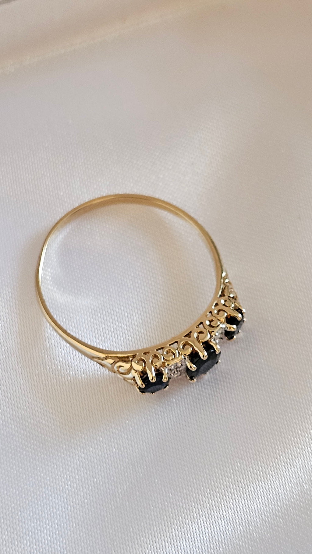 9ct Yellow Gold Natural Sapphire & Diamond Ring – Size S 1/2