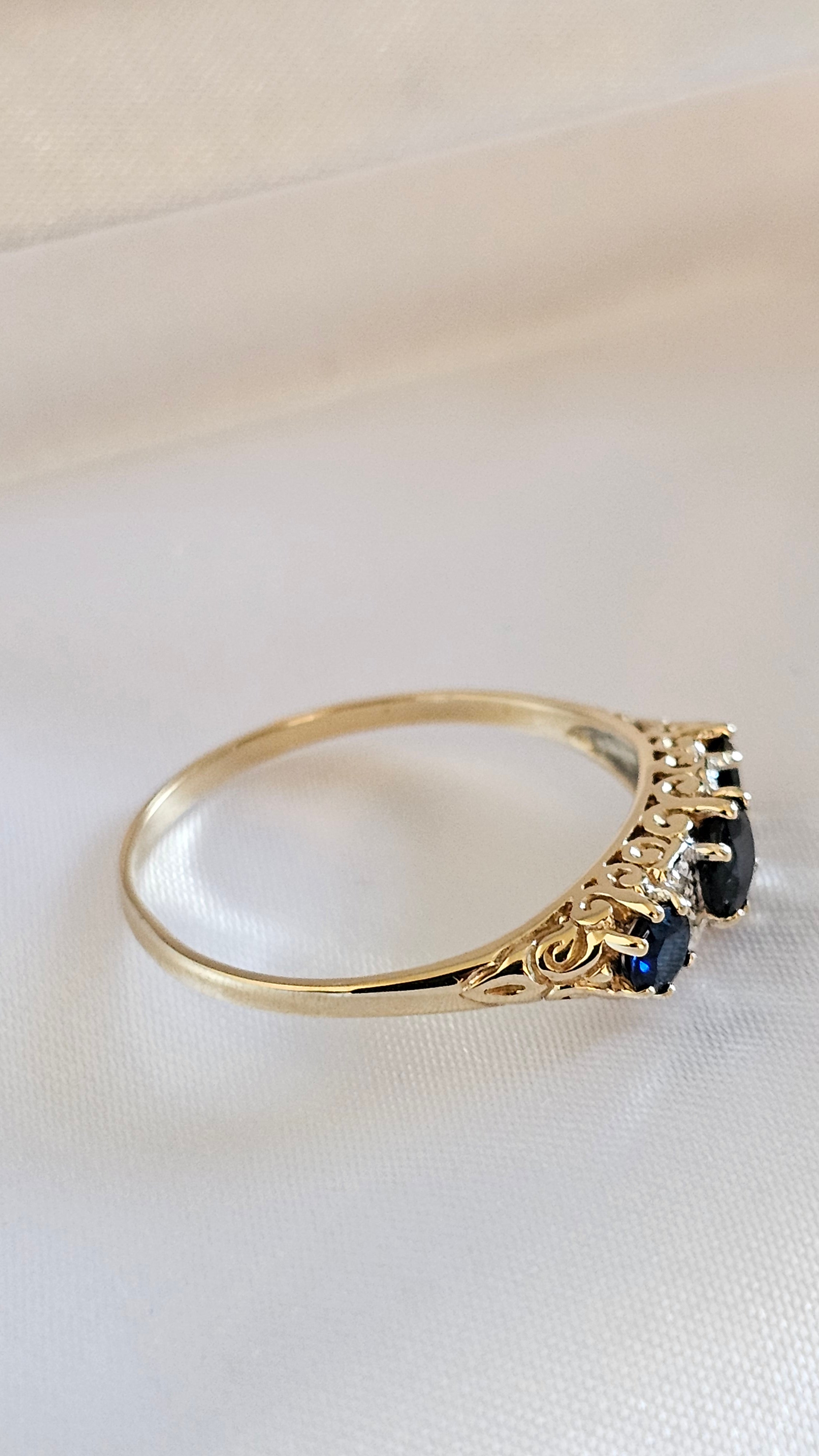9ct Yellow Gold Natural Sapphire & Diamond Ring – Size S 1/2