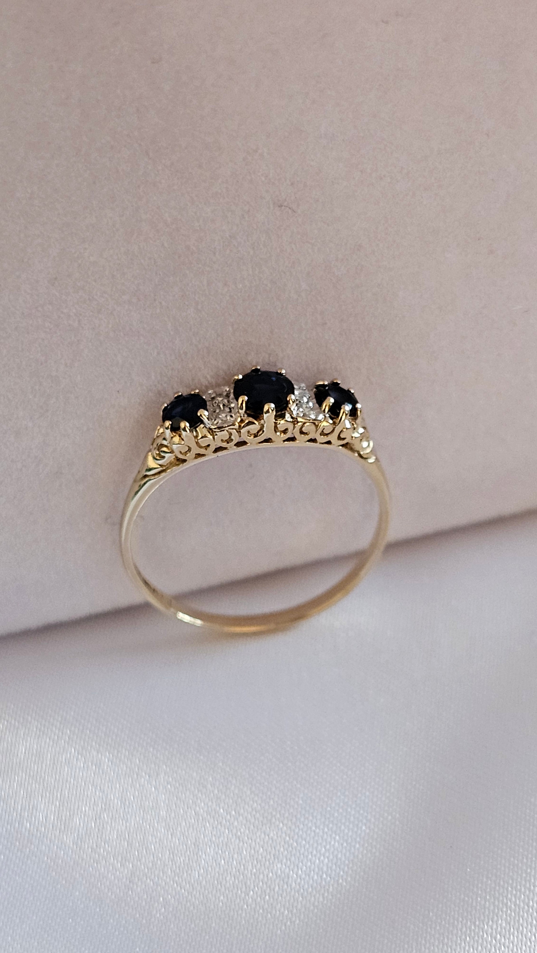 9ct Yellow Gold Natural Sapphire & Diamond Ring – Size S 1/2