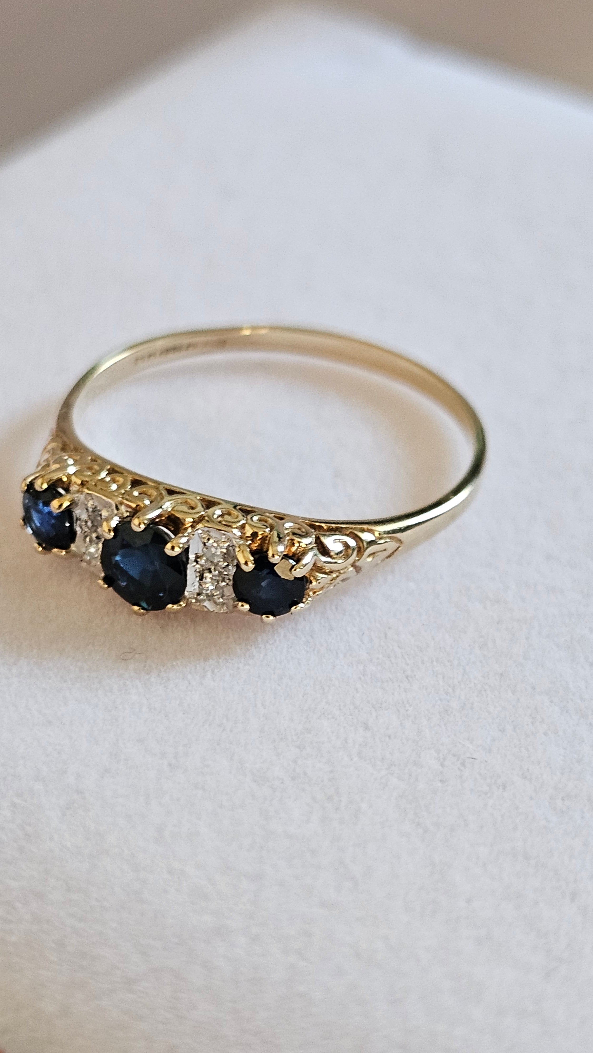 9ct Yellow Gold Natural Sapphire & Diamond Ring – Size S 1/2