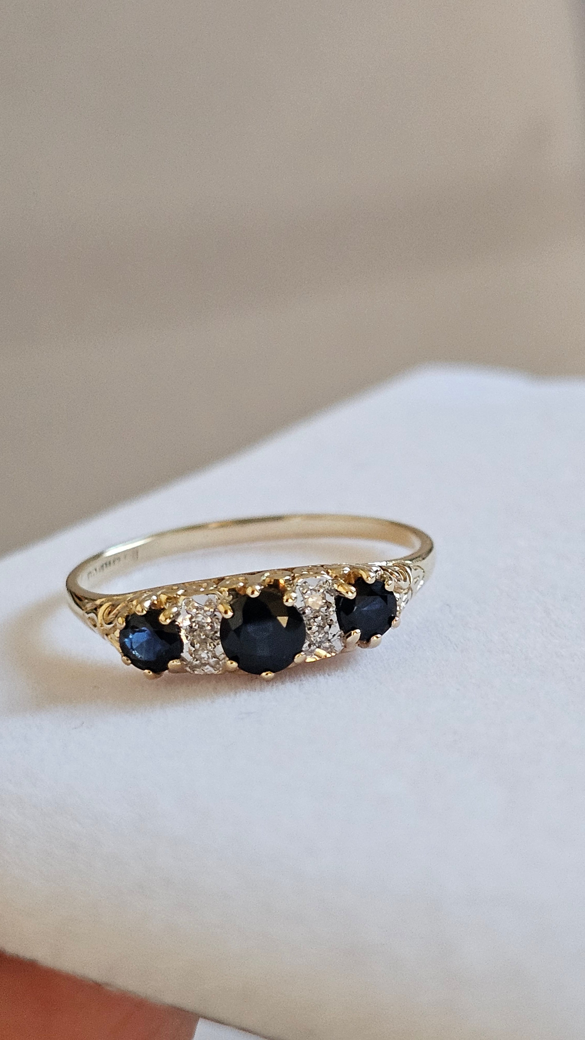 9ct Yellow Gold Natural Sapphire & Diamond Ring – Size S 1/2