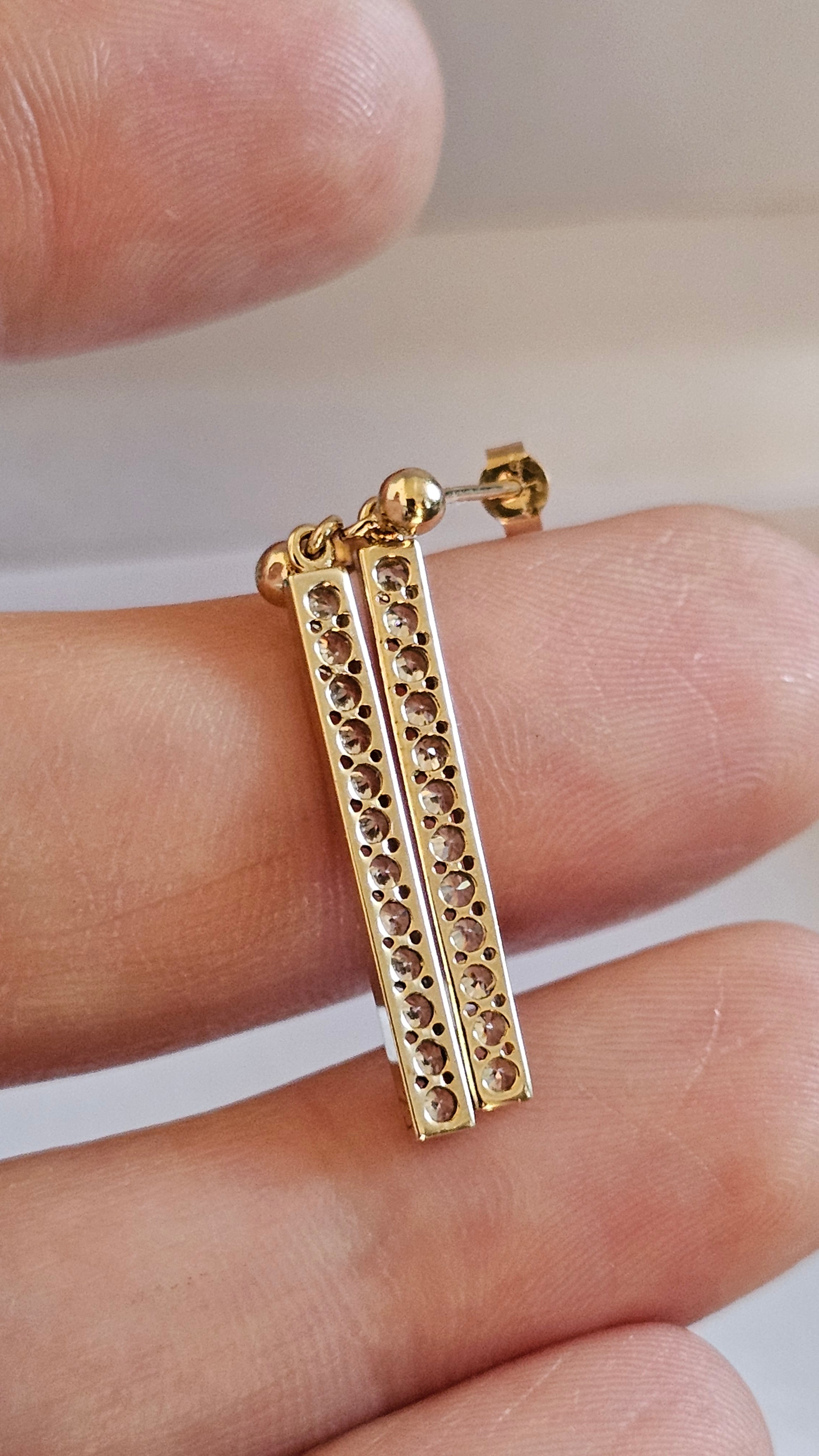 9ct Gold Cubic Zirconia Bar Earrings ,30mm drop
