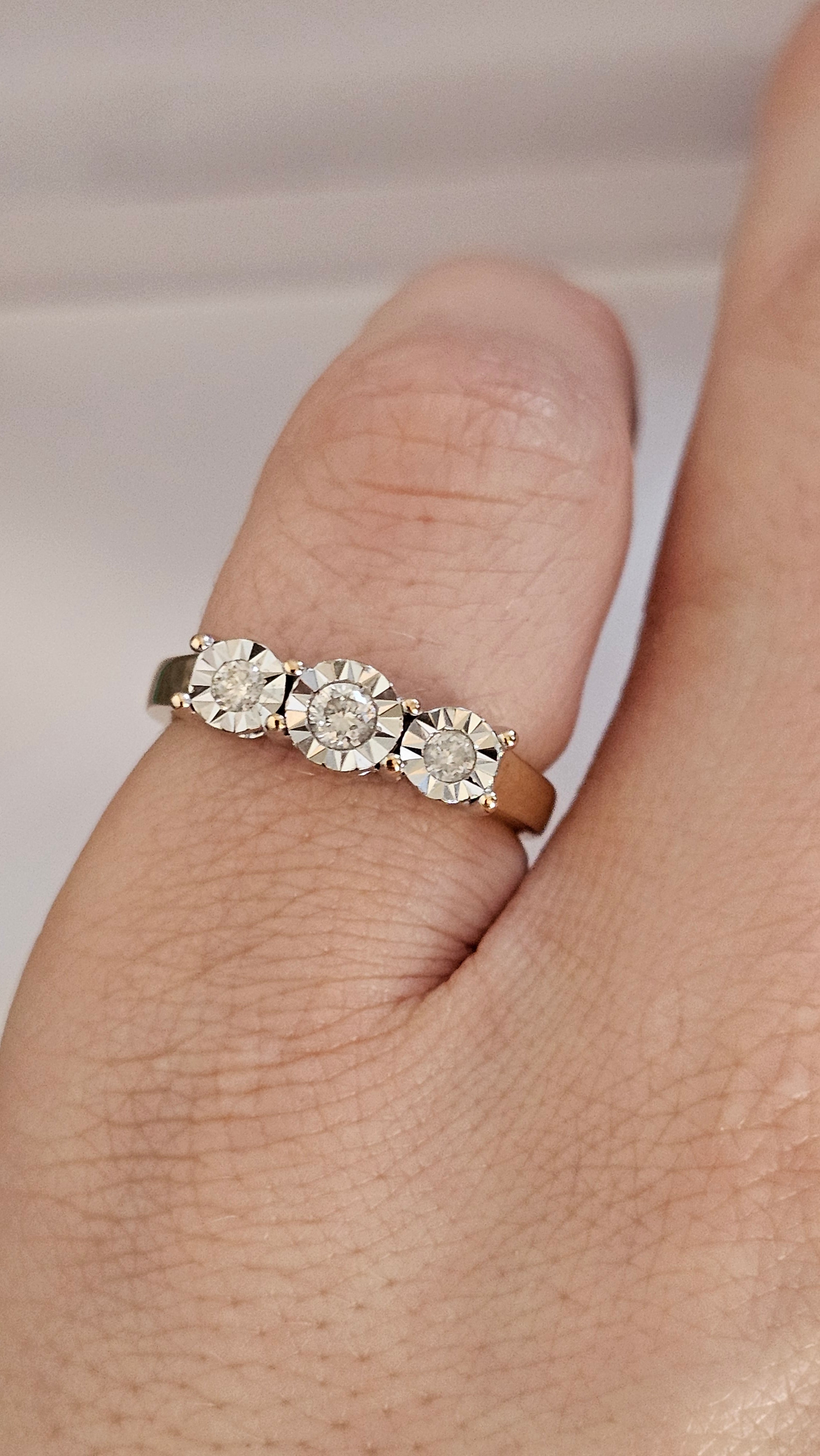 9ct Yellow Gold 0.25ct Natural Diamond Trilogy Ring , size N 1/2