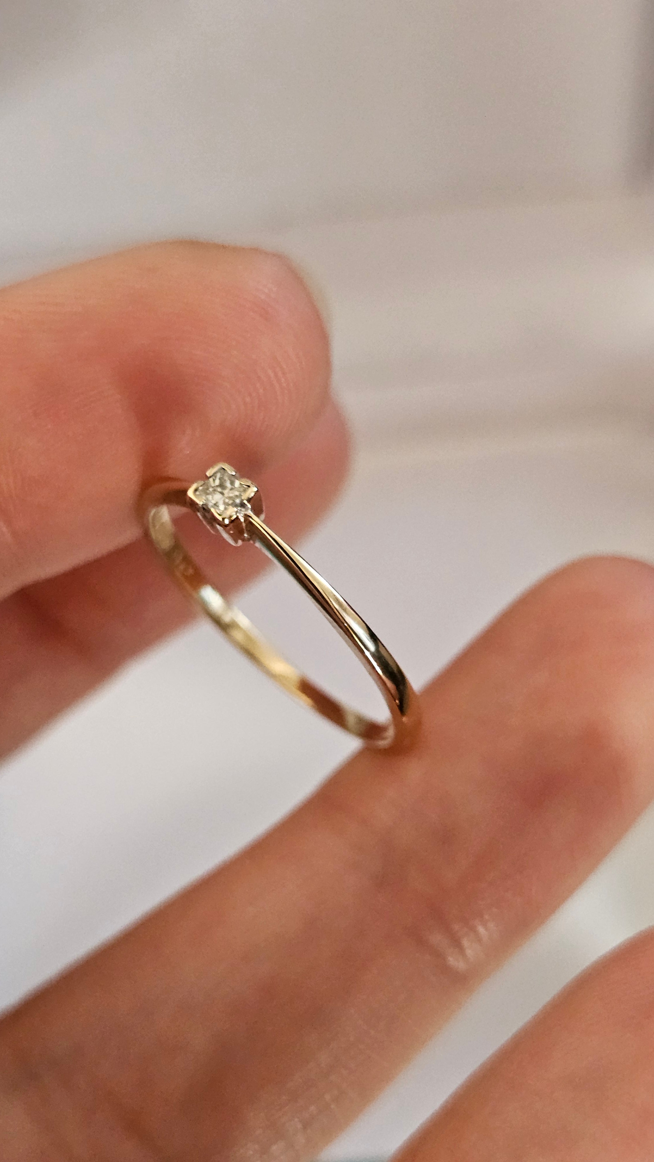 9ct Yellow Gold 0.10ct Natural Diamond Solitaire Ring – Size U