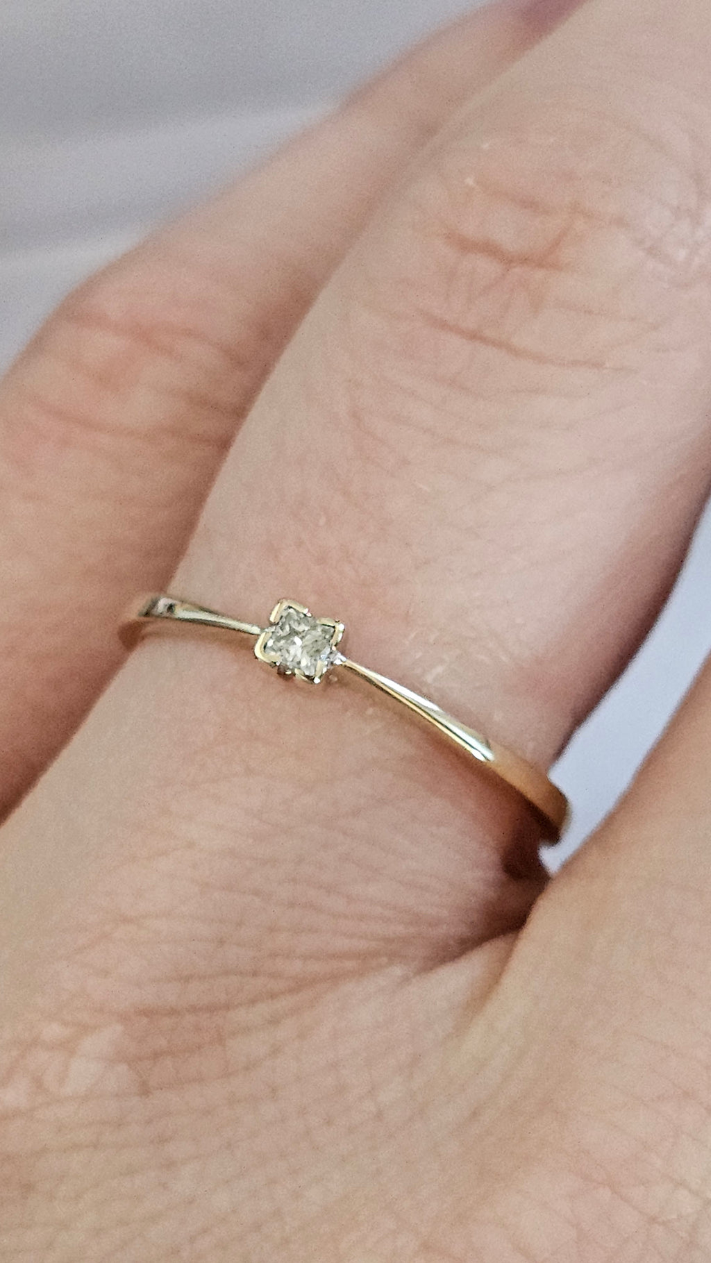 9ct Yellow Gold 0.10ct Natural Diamond Solitaire Ring – Size U