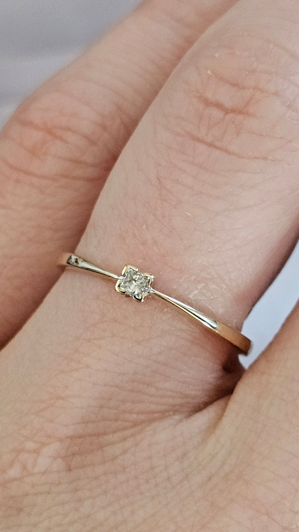 9ct Yellow Gold 0.10ct Natural Diamond Solitaire Ring – Size U