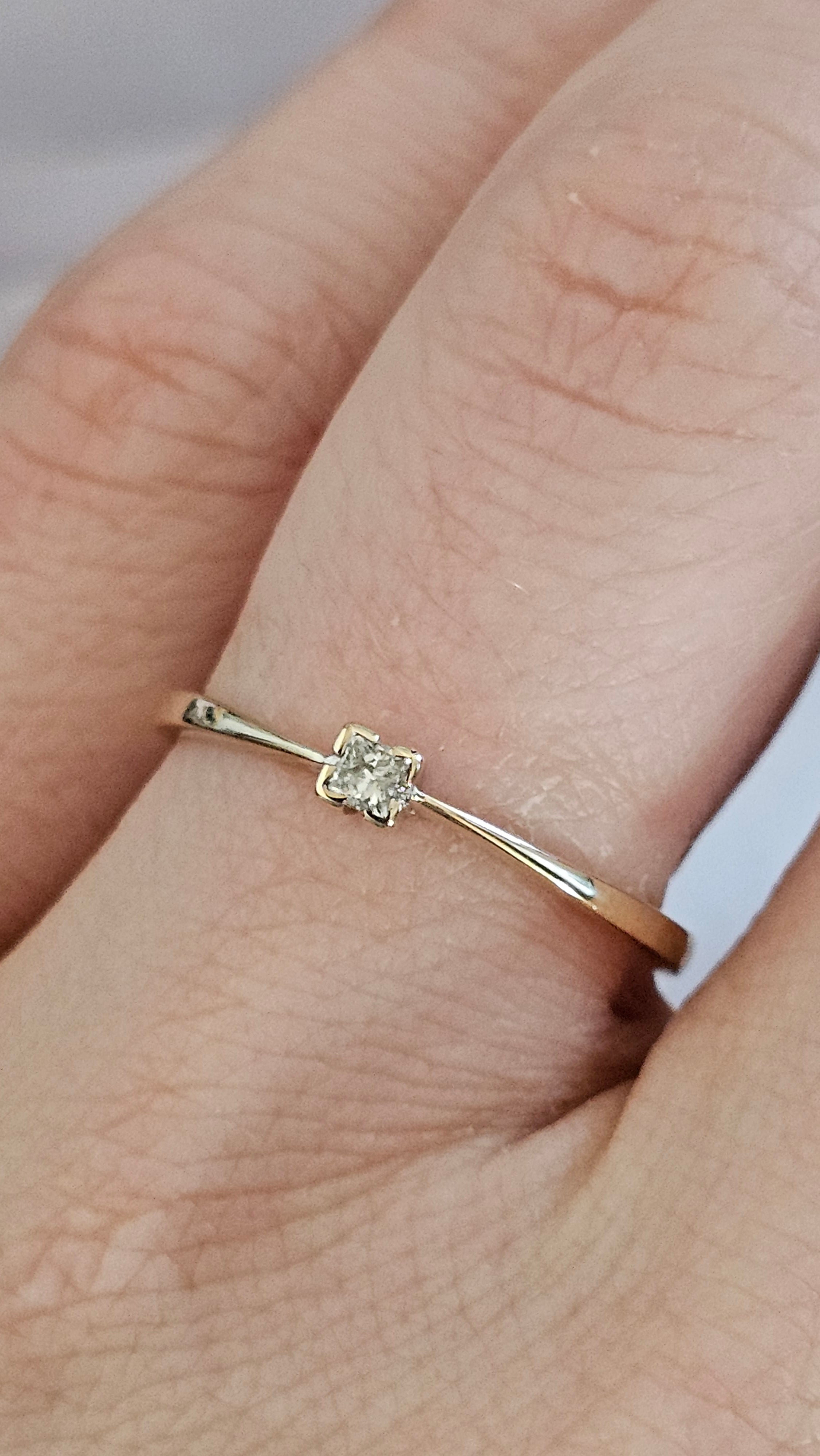 9ct Yellow Gold 0.10ct Natural Diamond Solitaire Ring – Size U