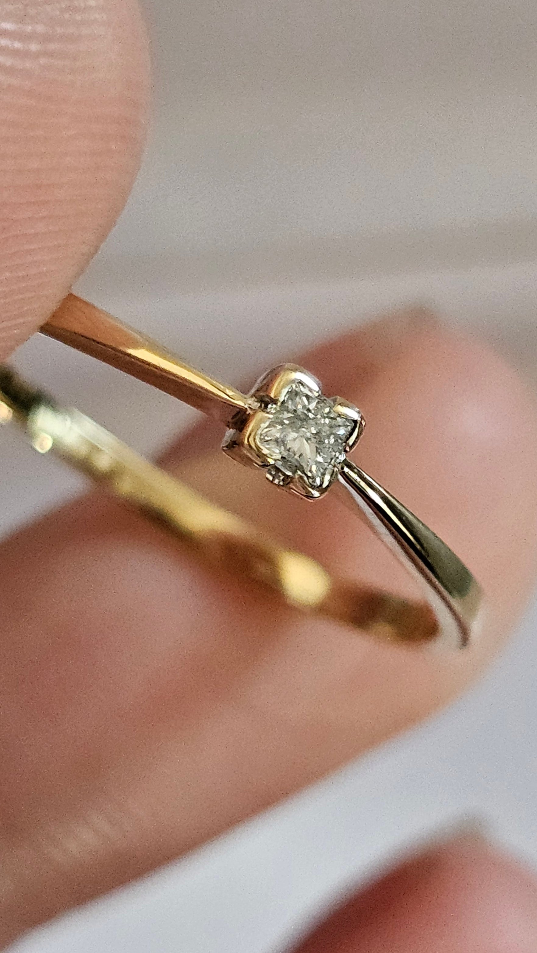 9ct Yellow Gold 0.10ct Natural Diamond Solitaire Ring – Size U