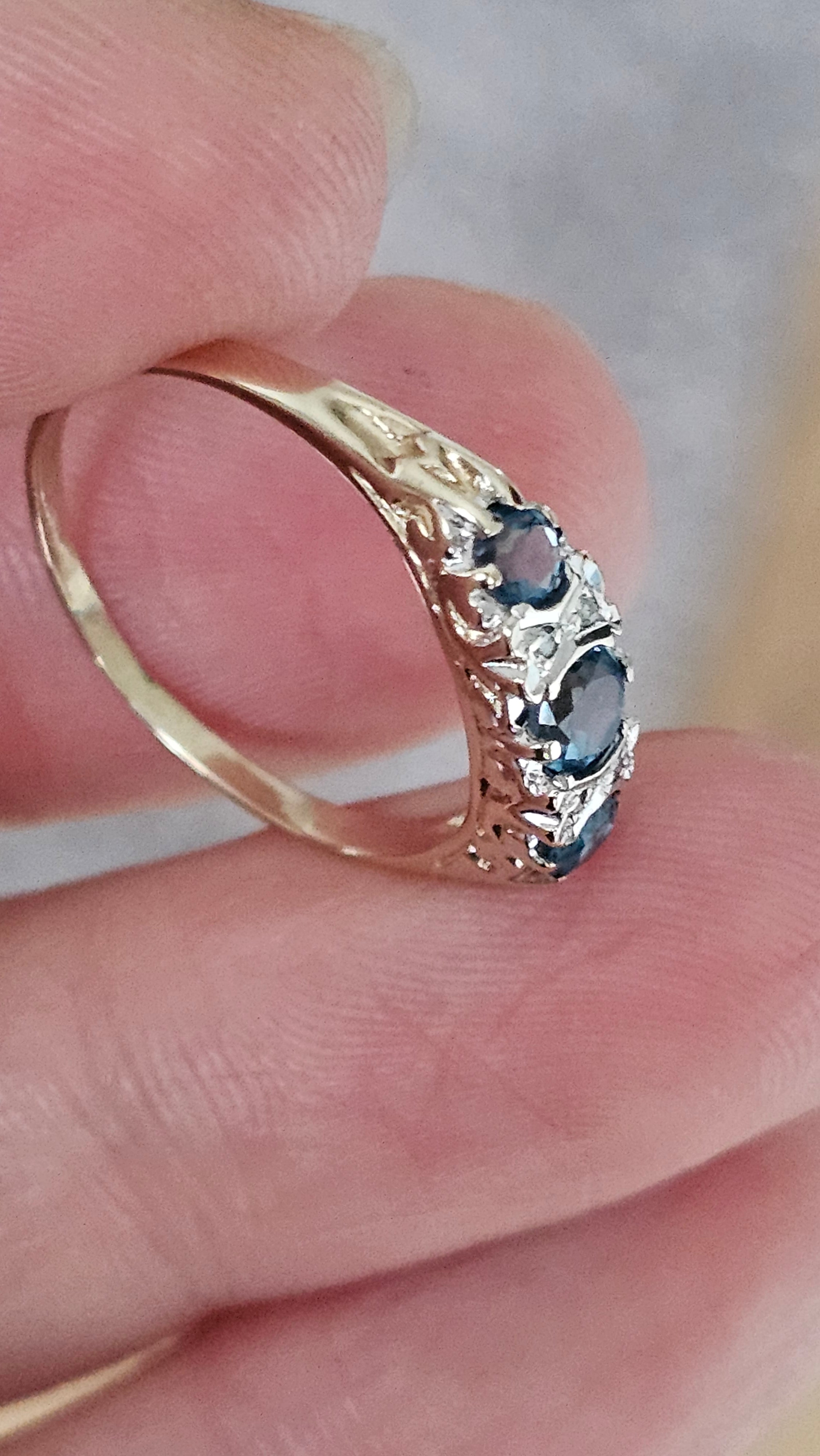 Vintage 9ct Yellow Gold set with Natural Blue Topaz and Diamond Ring, size P 1/2