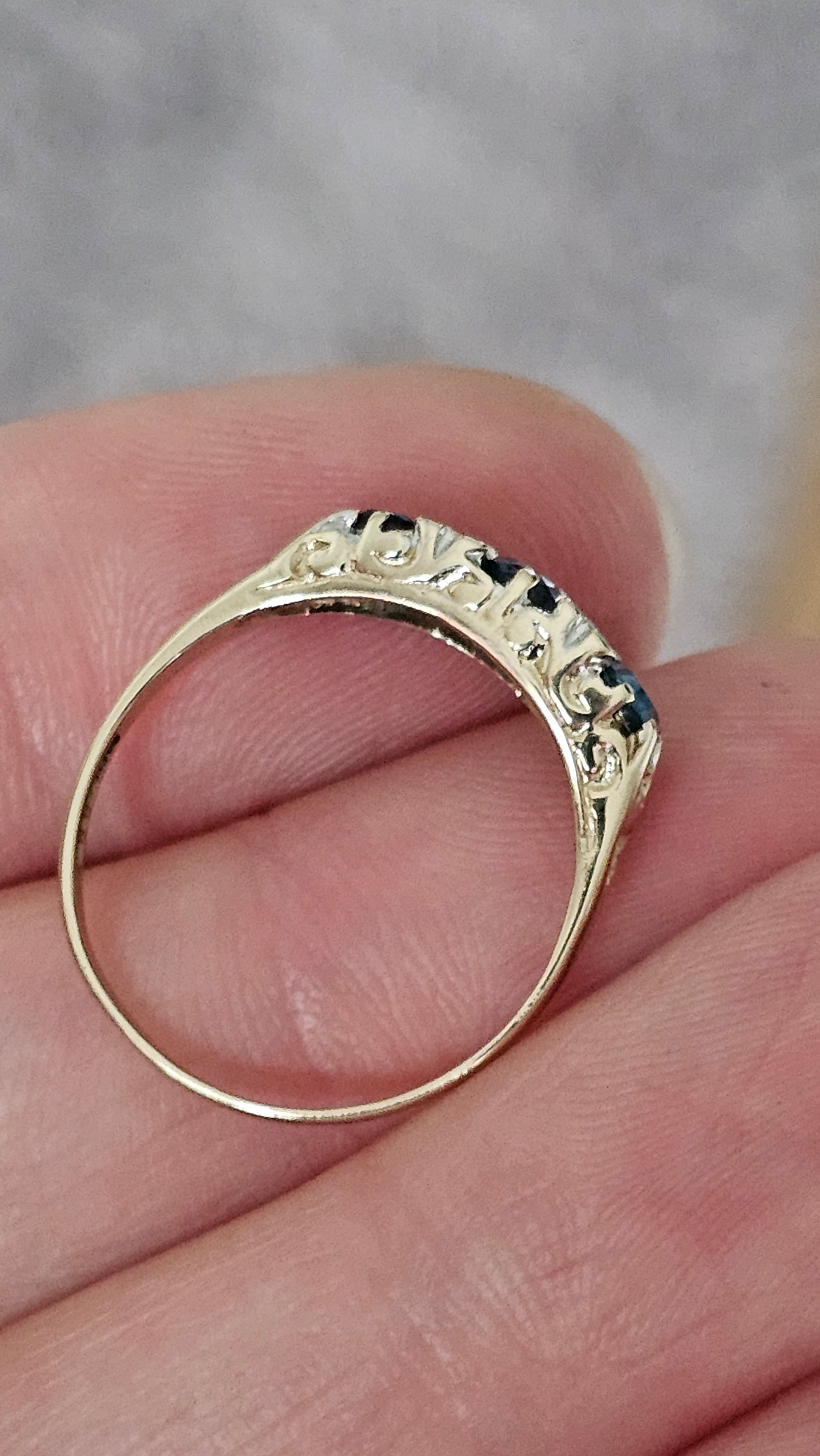 Vintage 9ct Yellow Gold set with Natural Blue Topaz and Diamond Ring, size P 1/2