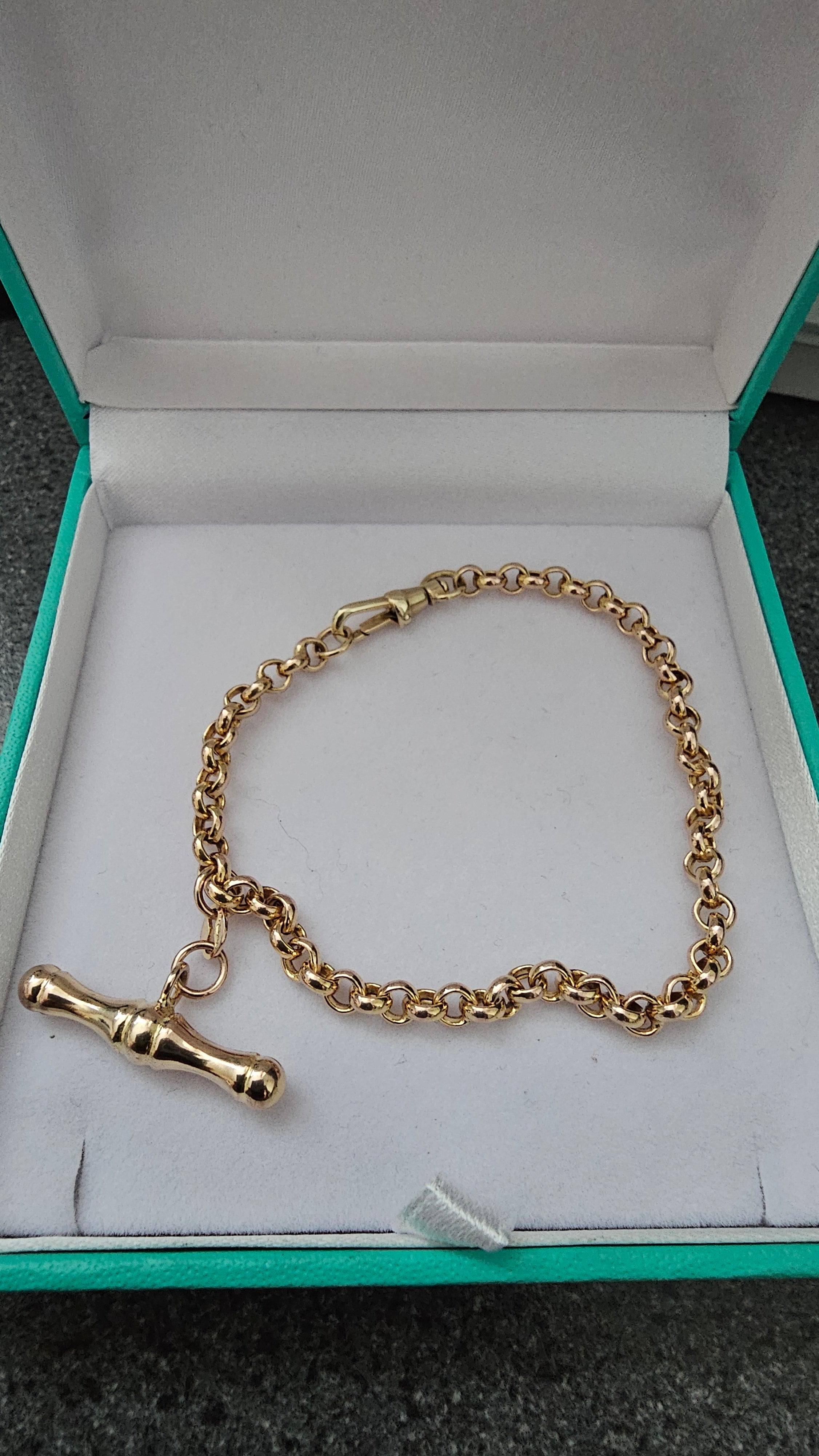 9ct Yellow Gold Albert-Style T-Bar Bracelet , length 18.5cm