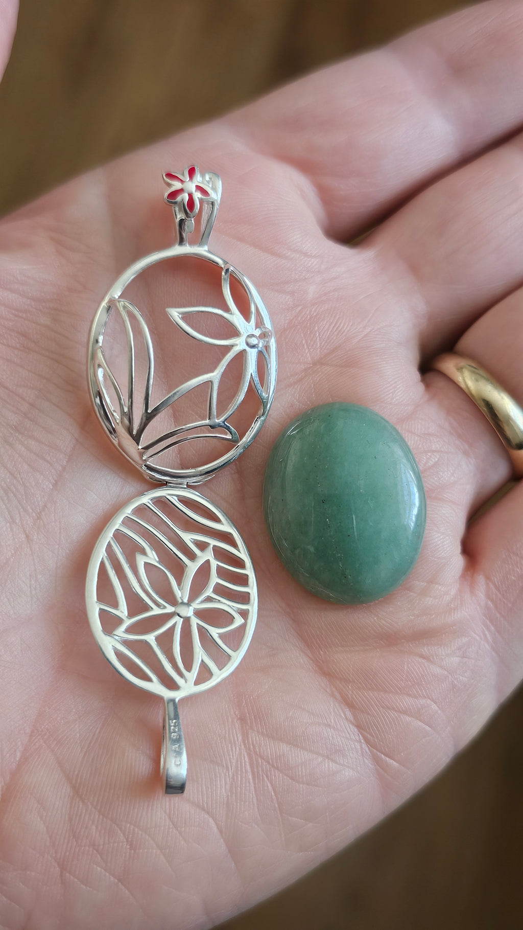 925 Sterling Silver Floral Cage Locket Pendant with Interchangeable Green Jade