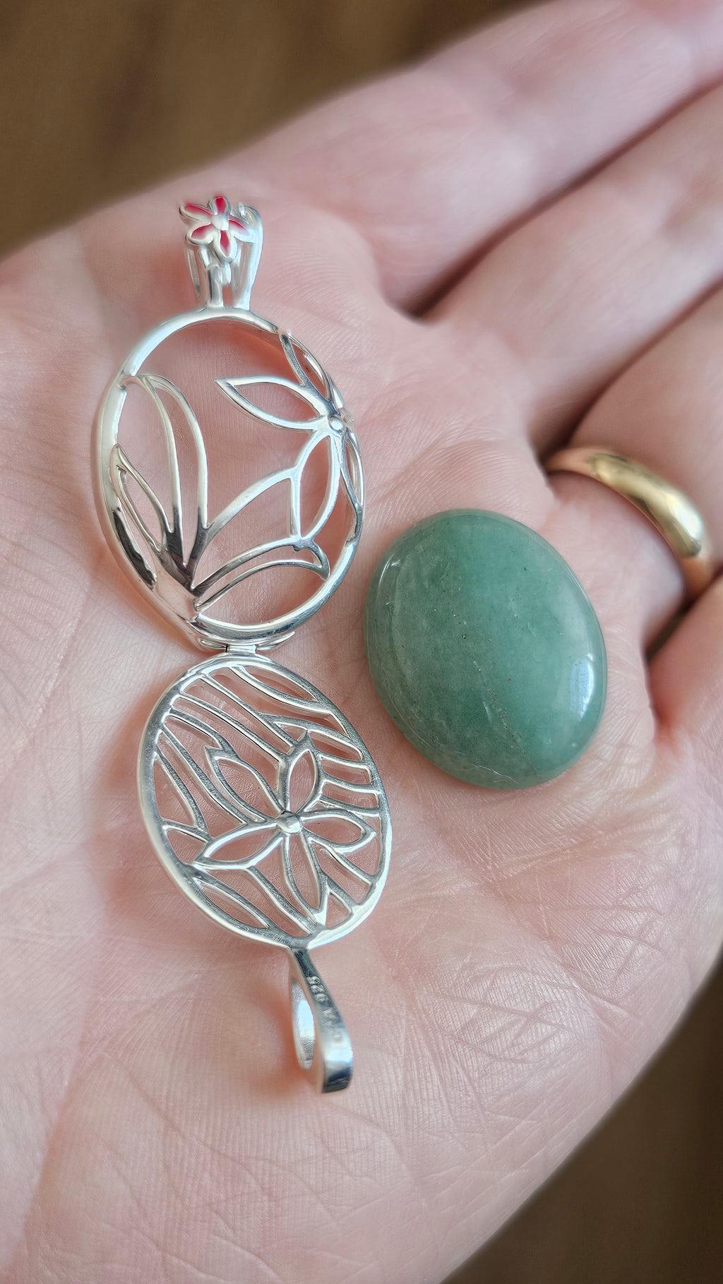 925 Sterling Silver Floral Cage Locket Pendant with Interchangeable Green Jade