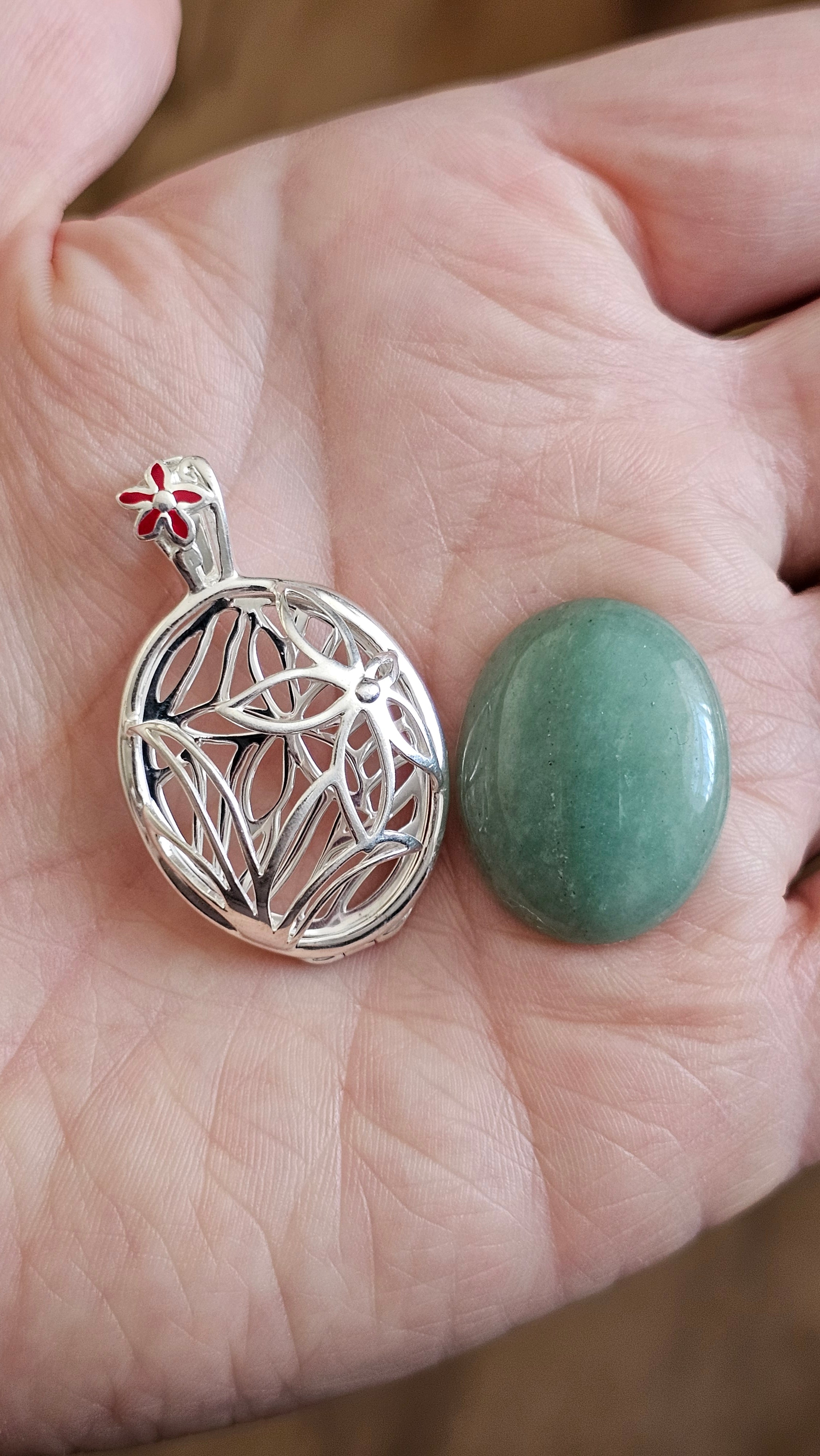 925 Sterling Silver Floral Cage Locket Pendant with Interchangeable Green Jade