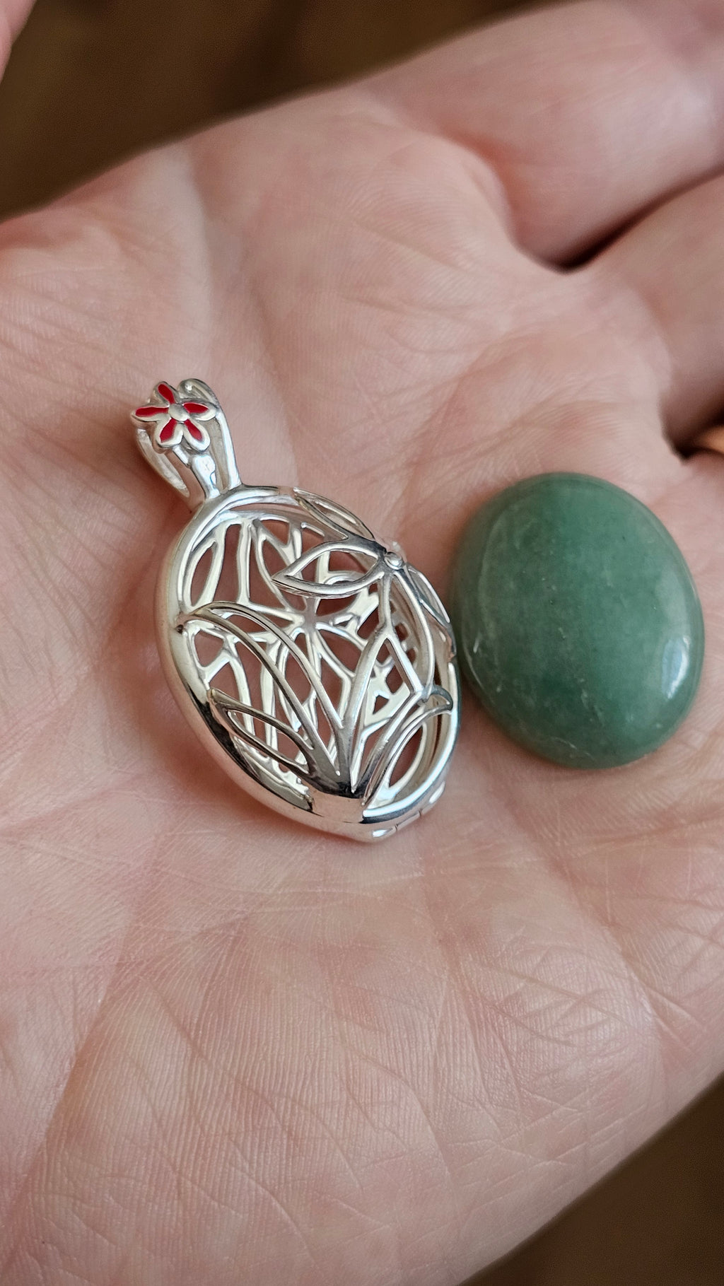 925 Sterling Silver Floral Cage Locket Pendant with Interchangeable Green Jade