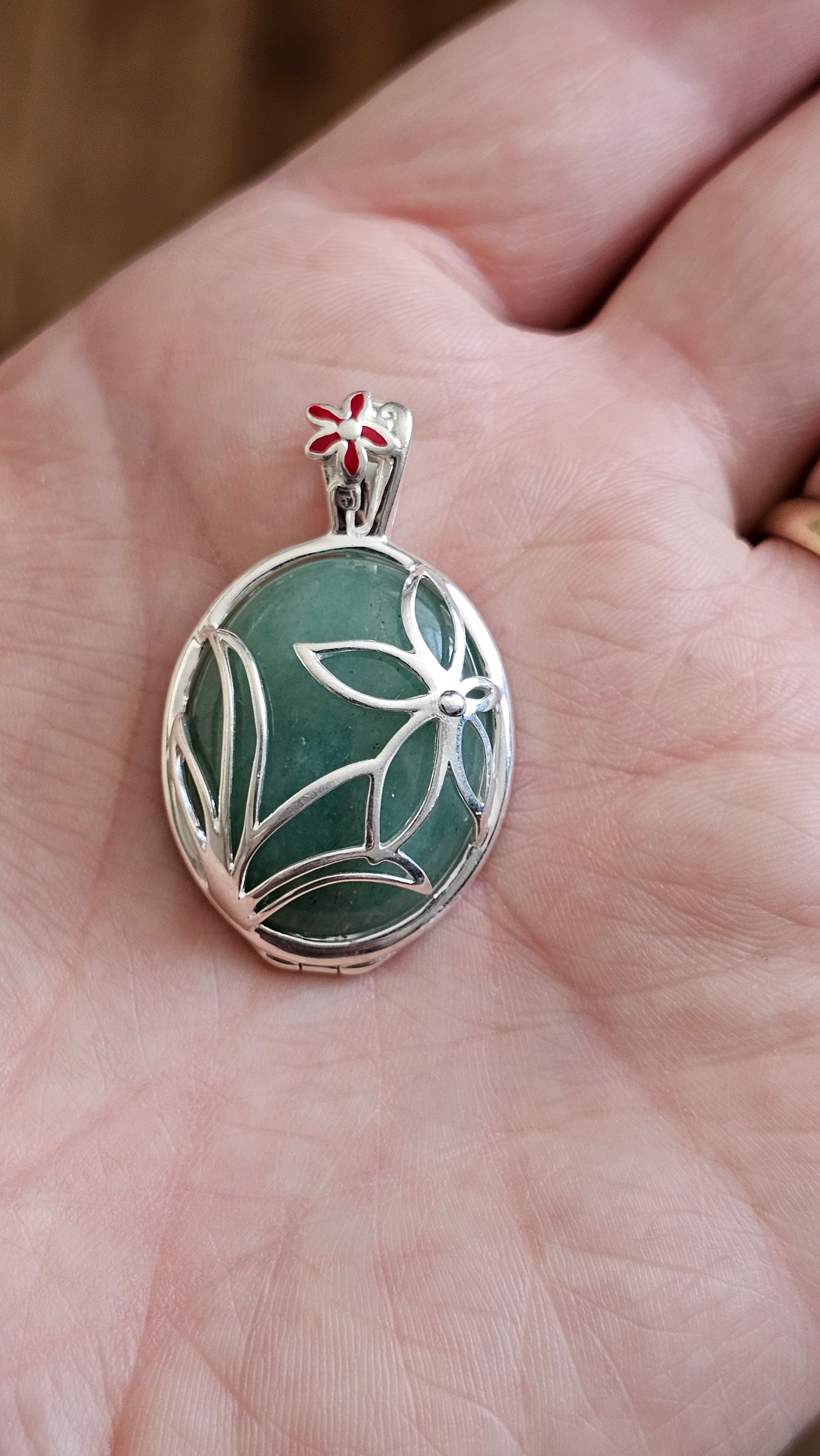925 Sterling Silver Floral Cage Locket Pendant with Interchangeable Green Jade
