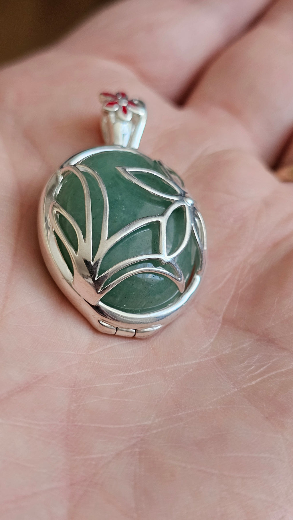 925 Sterling Silver Floral Cage Locket Pendant with Interchangeable Green Jade
