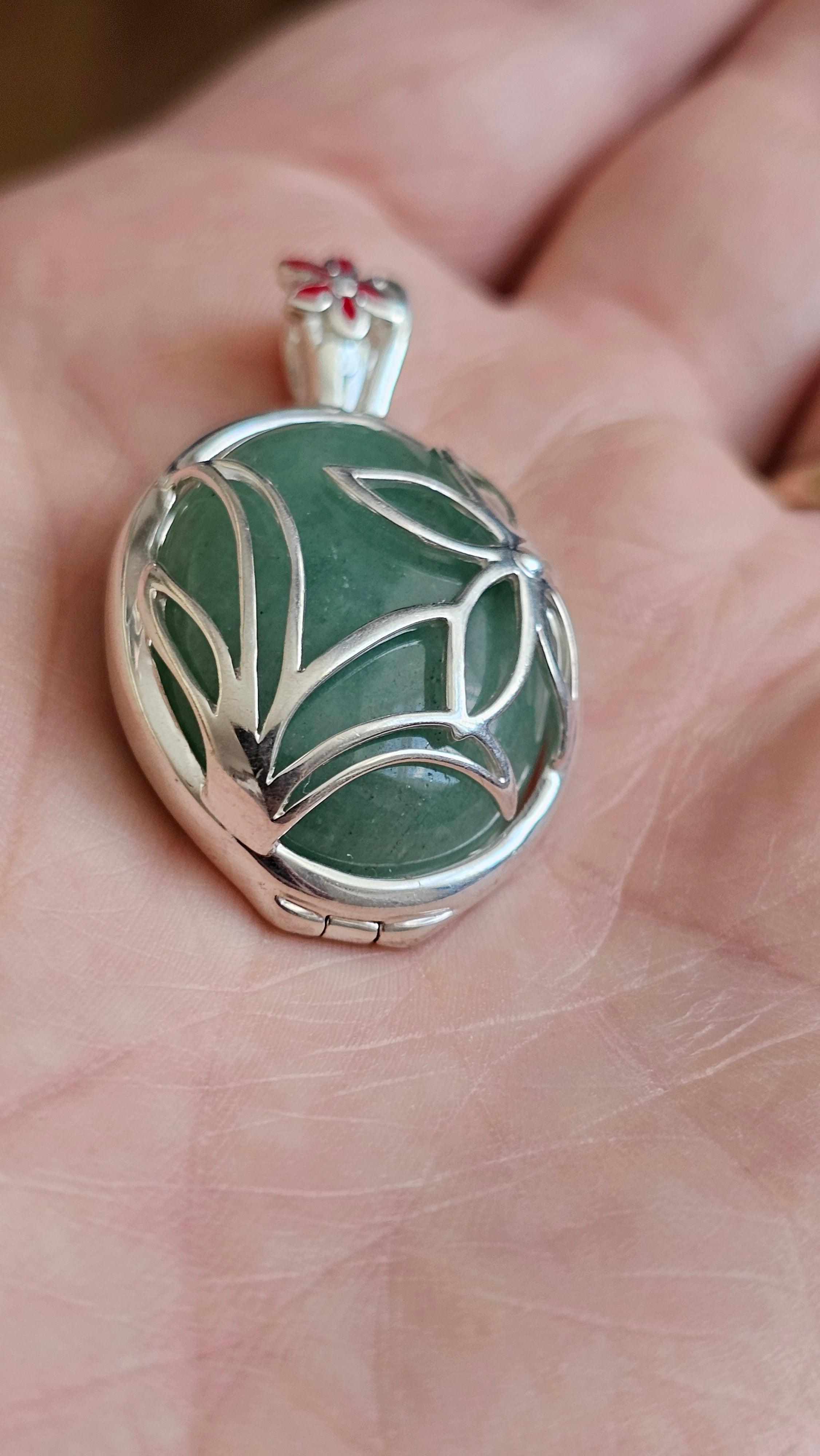 925 Sterling Silver Floral Cage Locket Pendant with Interchangeable Green Jade
