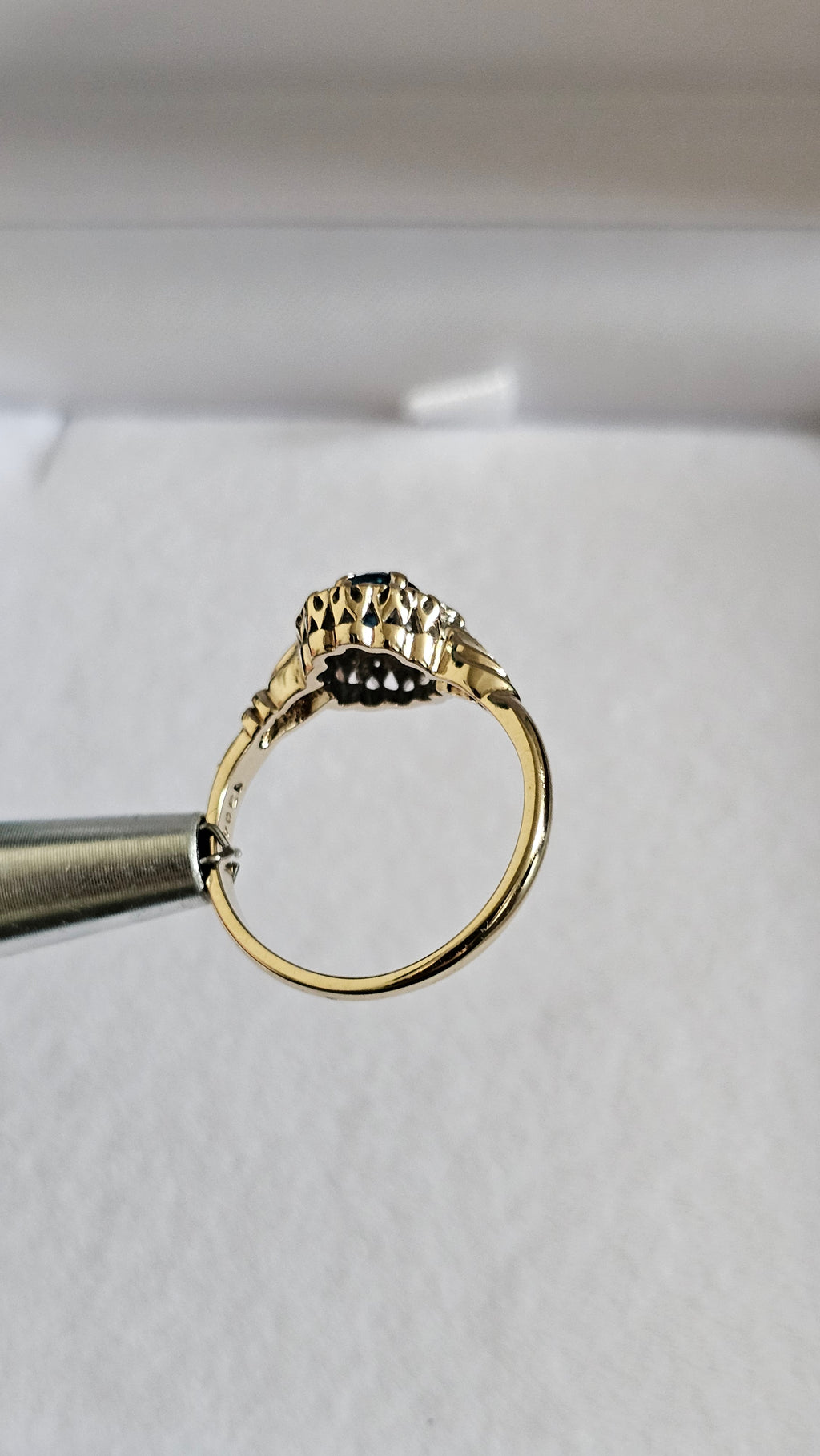 Vintage 9ct Yellow Gold Natural London Blue Topaz & Diamond Cluster Ring – Size M