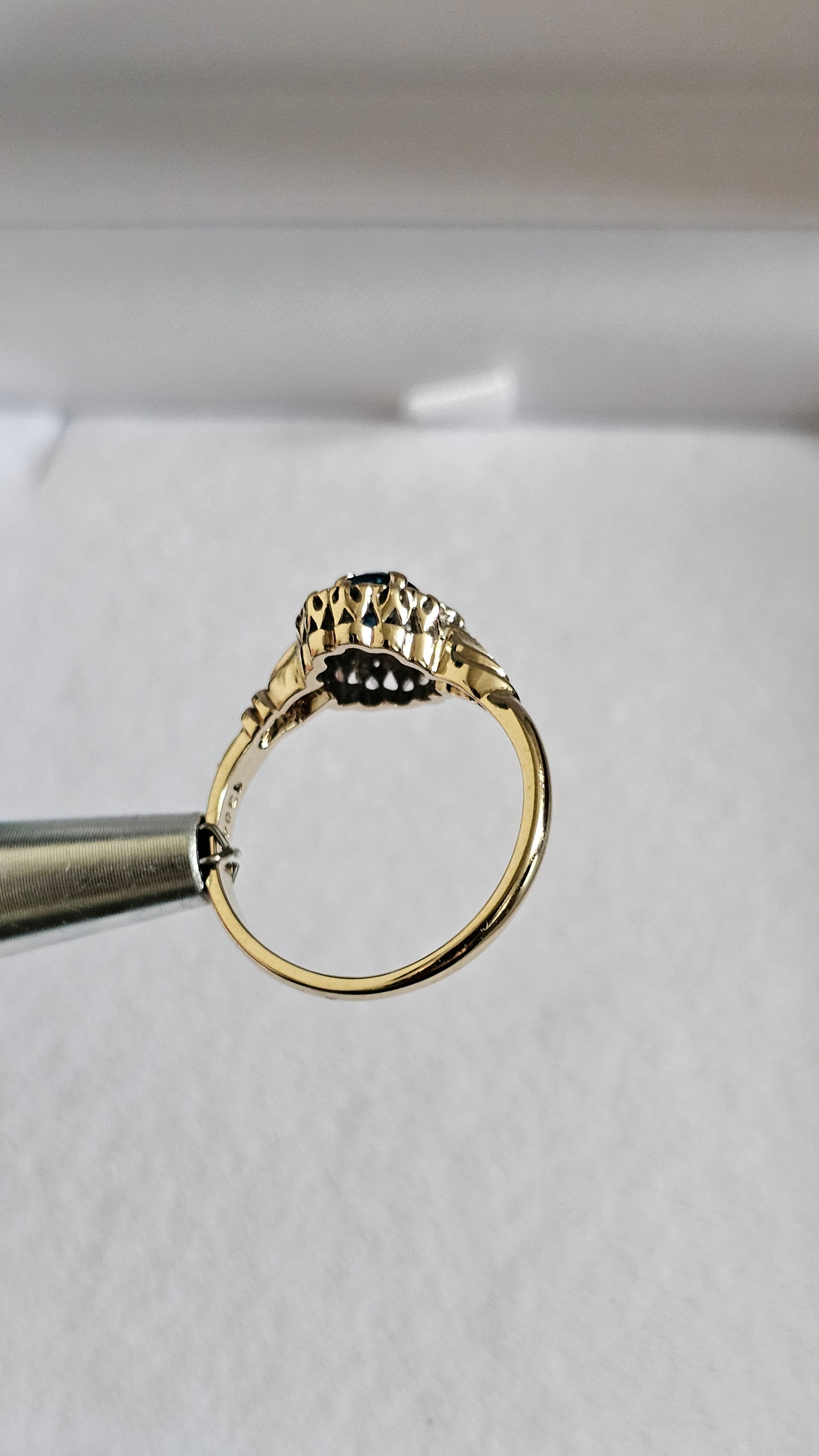 Vintage 9ct Yellow Gold Natural London Blue Topaz & Diamond Cluster Ring – Size M