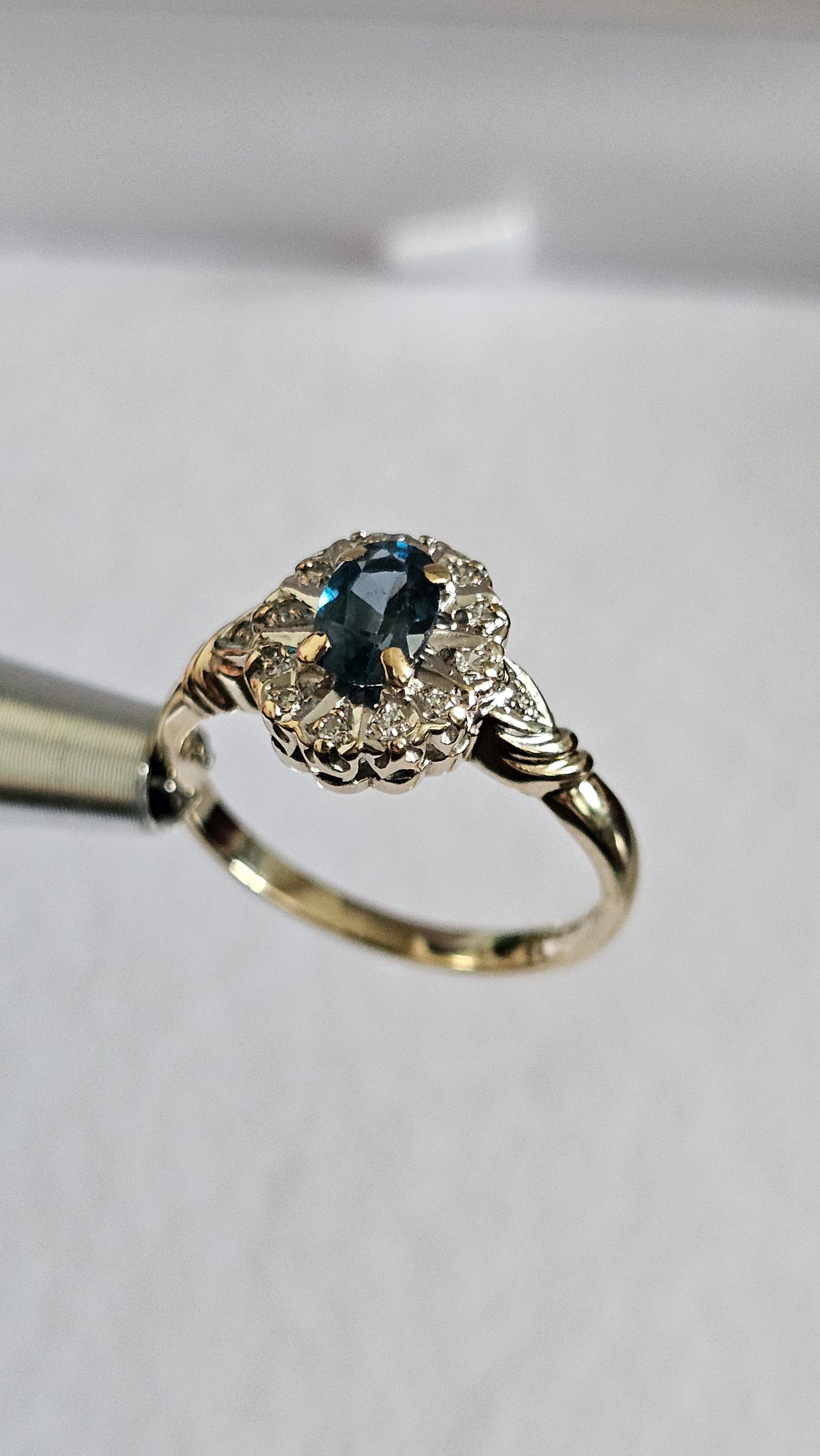 Vintage 9ct Yellow Gold Natural London Blue Topaz & Diamond Cluster Ring – Size M