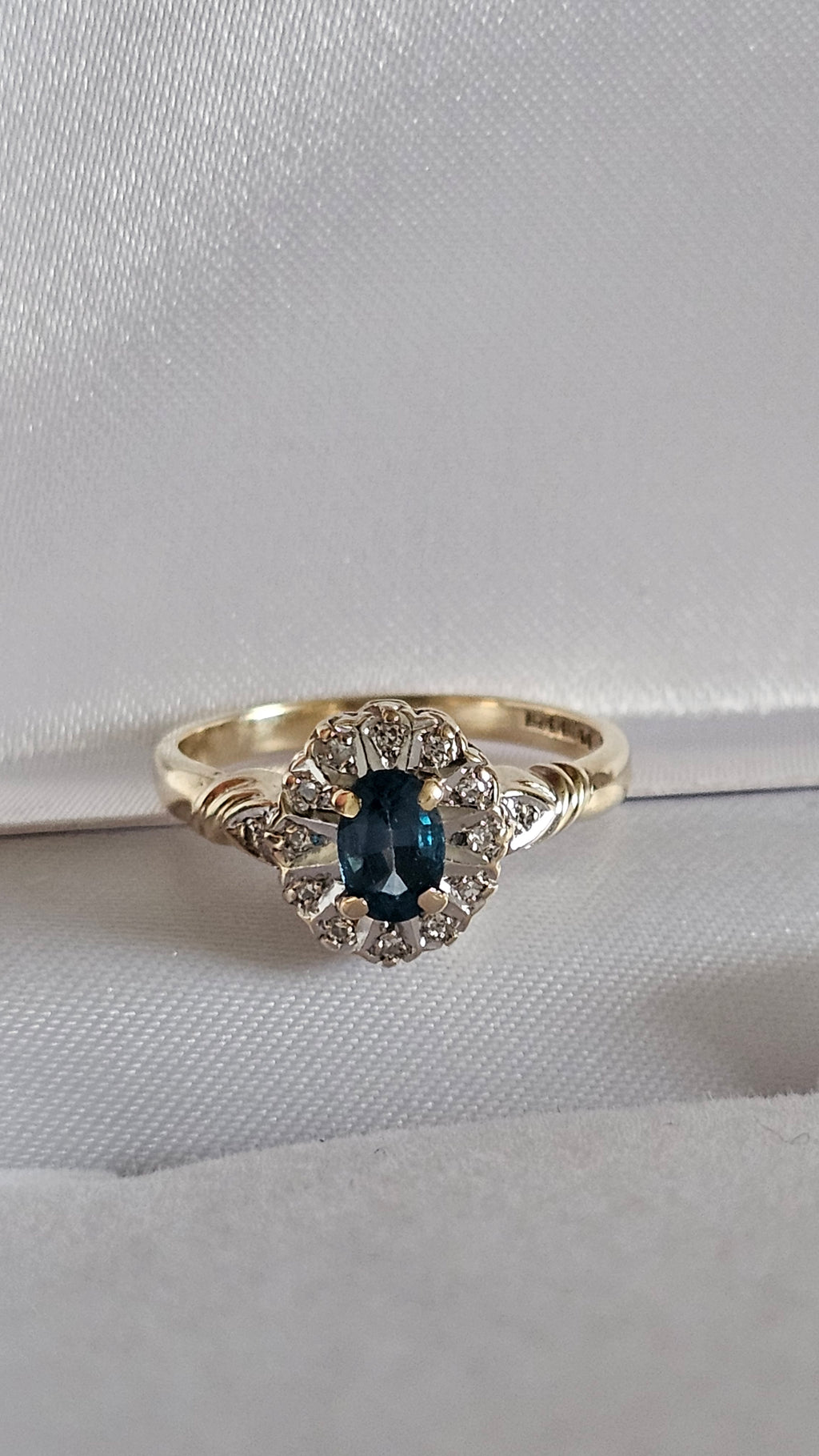 Vintage 9ct Yellow Gold Natural London Blue Topaz & Diamond Cluster Ring – Size M