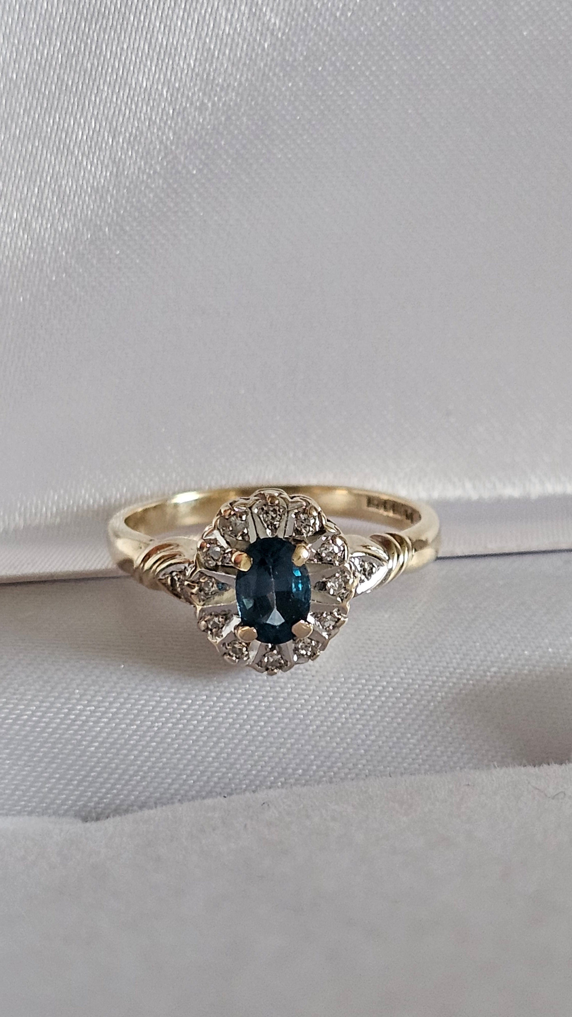 Vintage 9ct Yellow Gold Natural London Blue Topaz & Diamond Cluster Ring – Size M