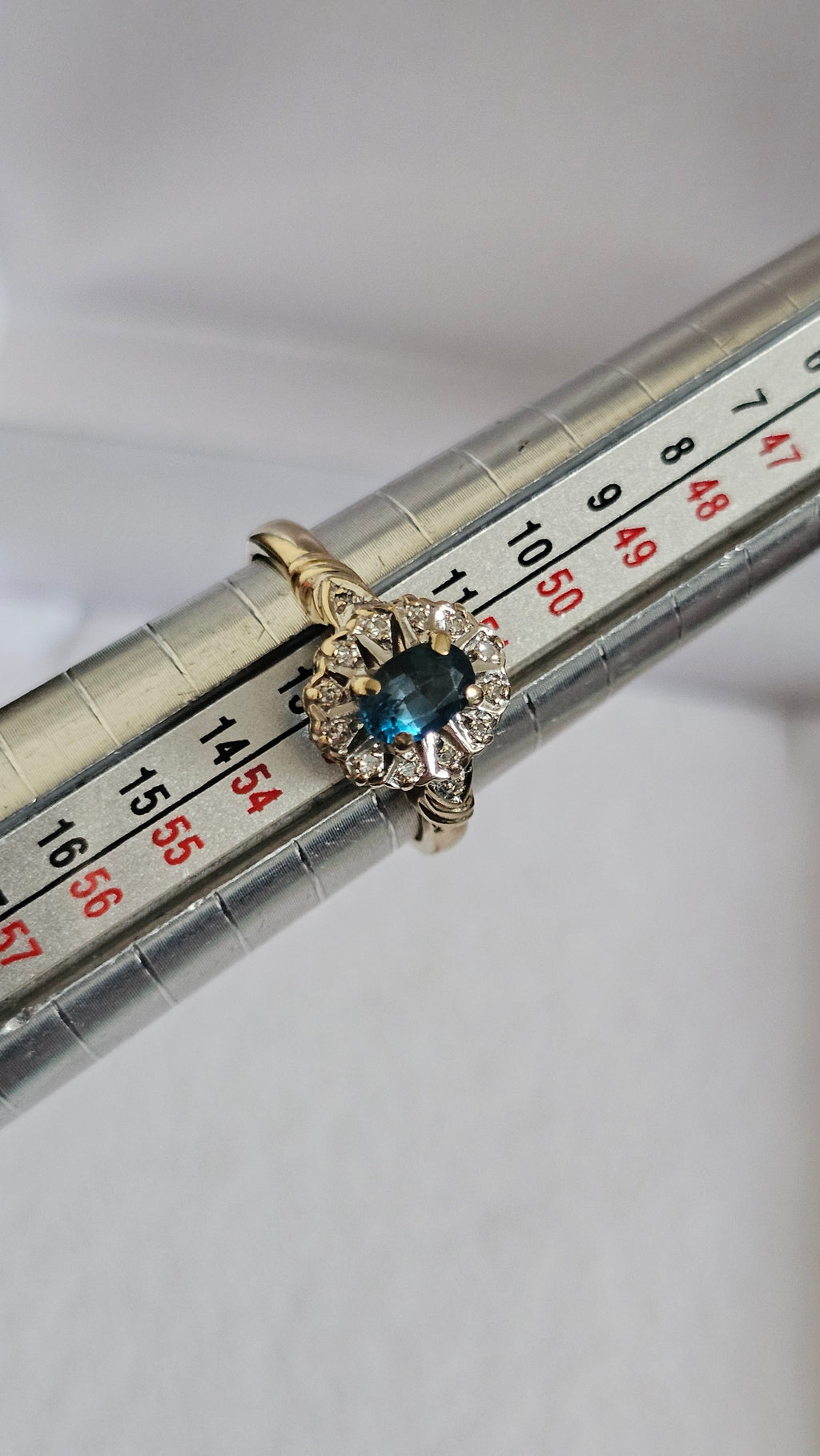 Vintage 9ct Yellow Gold Natural London Blue Topaz & Diamond Cluster Ring – Size M