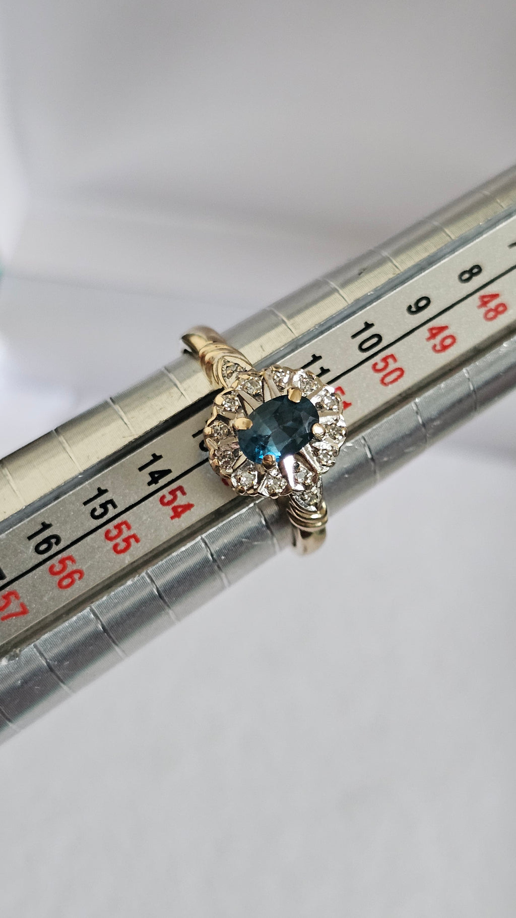 Vintage 9ct Yellow Gold Natural London Blue Topaz & Diamond Cluster Ring – Size M