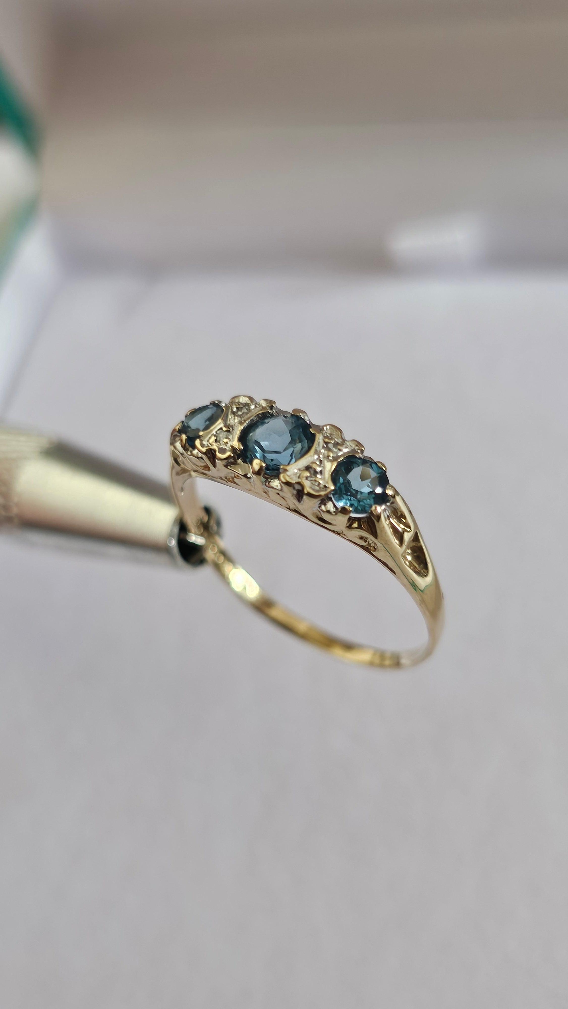 Vintage 9ct Yellow Gold set with Natural Blue Topaz and Diamond Ring, size P 1/2