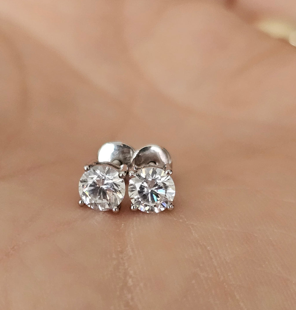 Classic 18ct White Gold Round Solitaire Moissanite Stud Earrings with Screwbacks