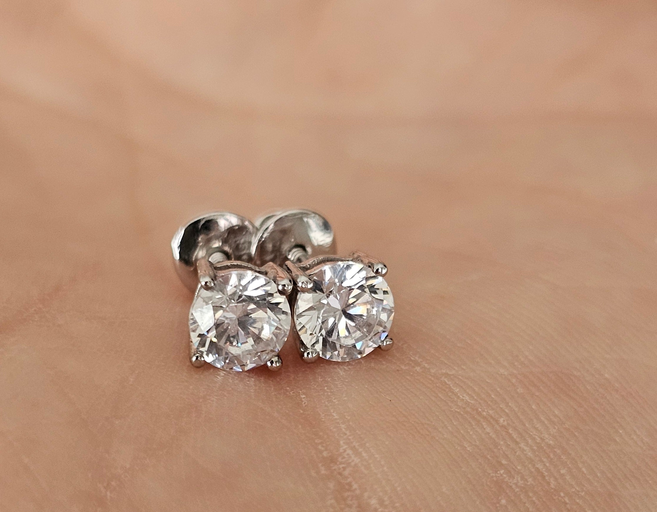 Classic 18ct White Gold Round Solitaire Moissanite Stud Earrings with Screwbacks