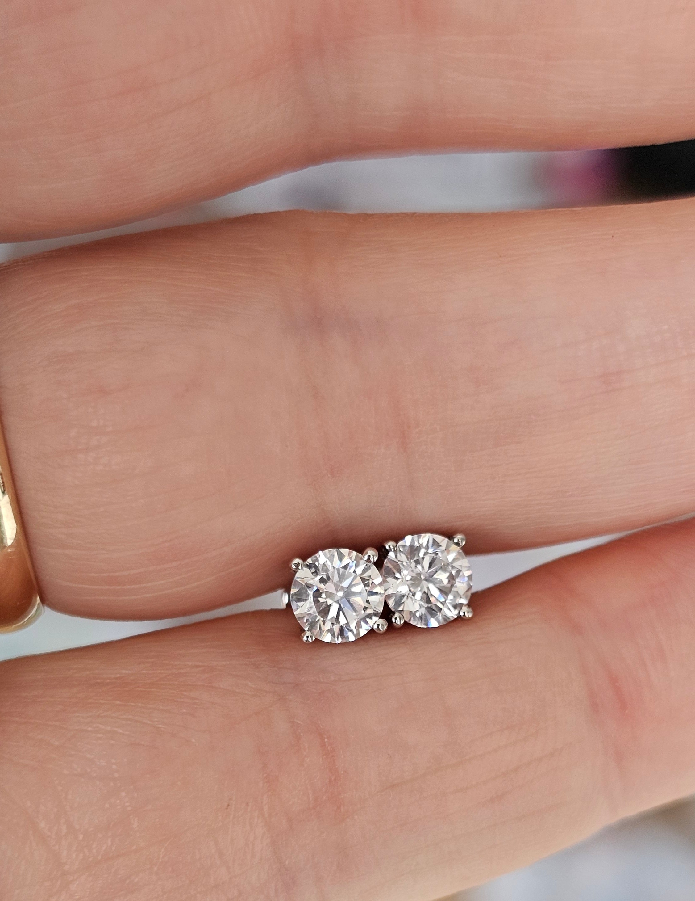 Classic 18ct White Gold Round Solitaire Moissanite Stud Earrings with Screwbacks