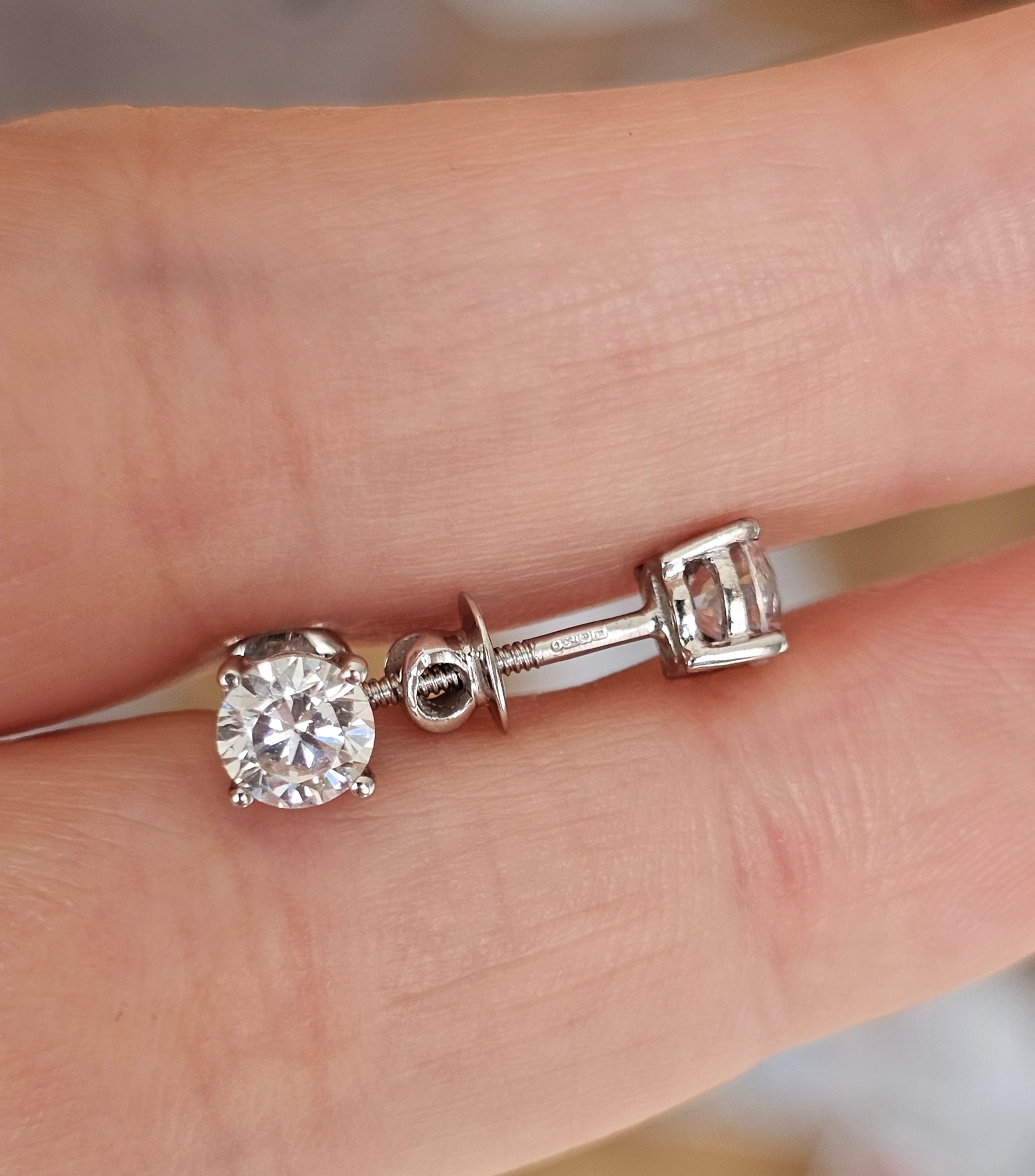 Classic 18ct White Gold Round Solitaire Moissanite Stud Earrings with Screwbacks