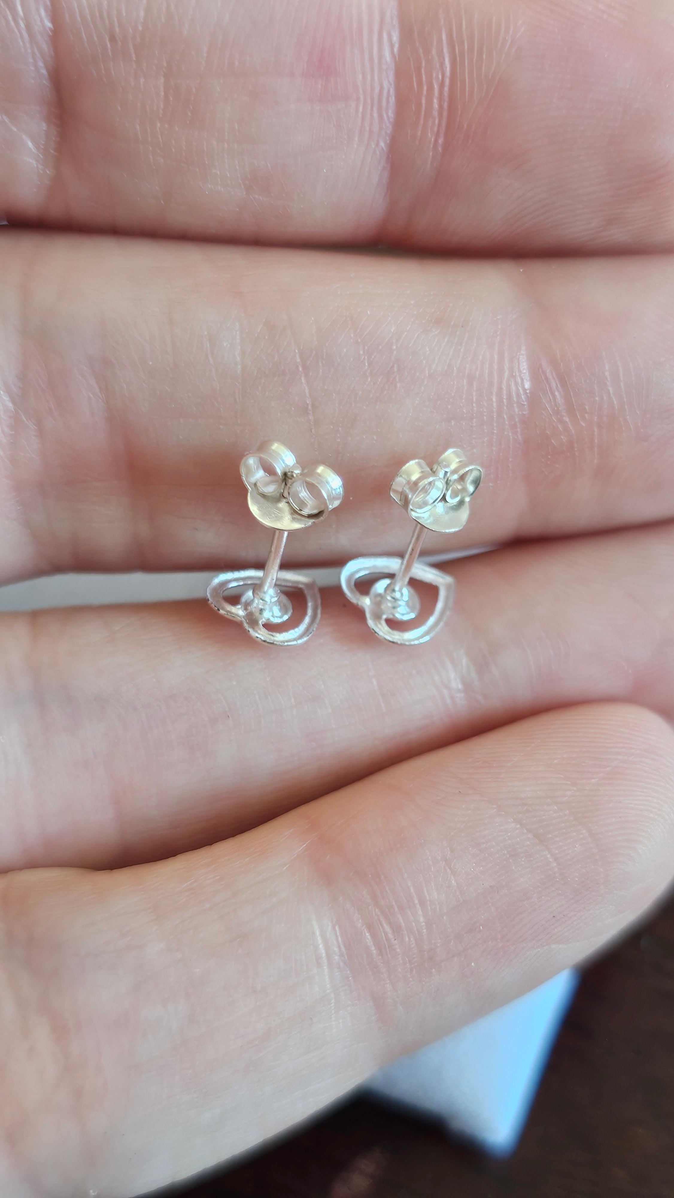 925 Sterling Silver Open Heart Dainty Stud Earrings with Red Stone