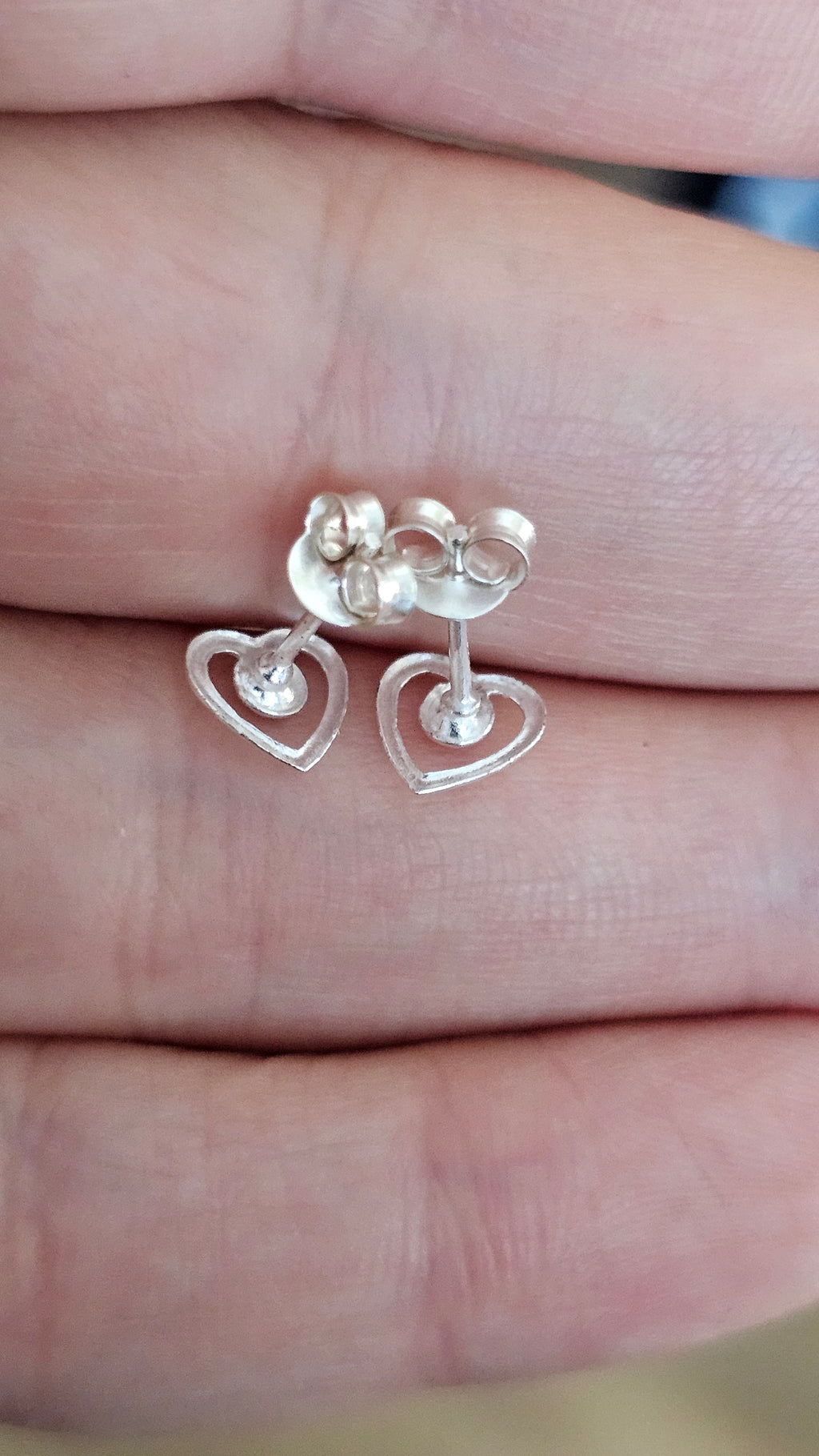 925 Sterling Silver Open Heart Dainty Stud Earrings with Red Stone