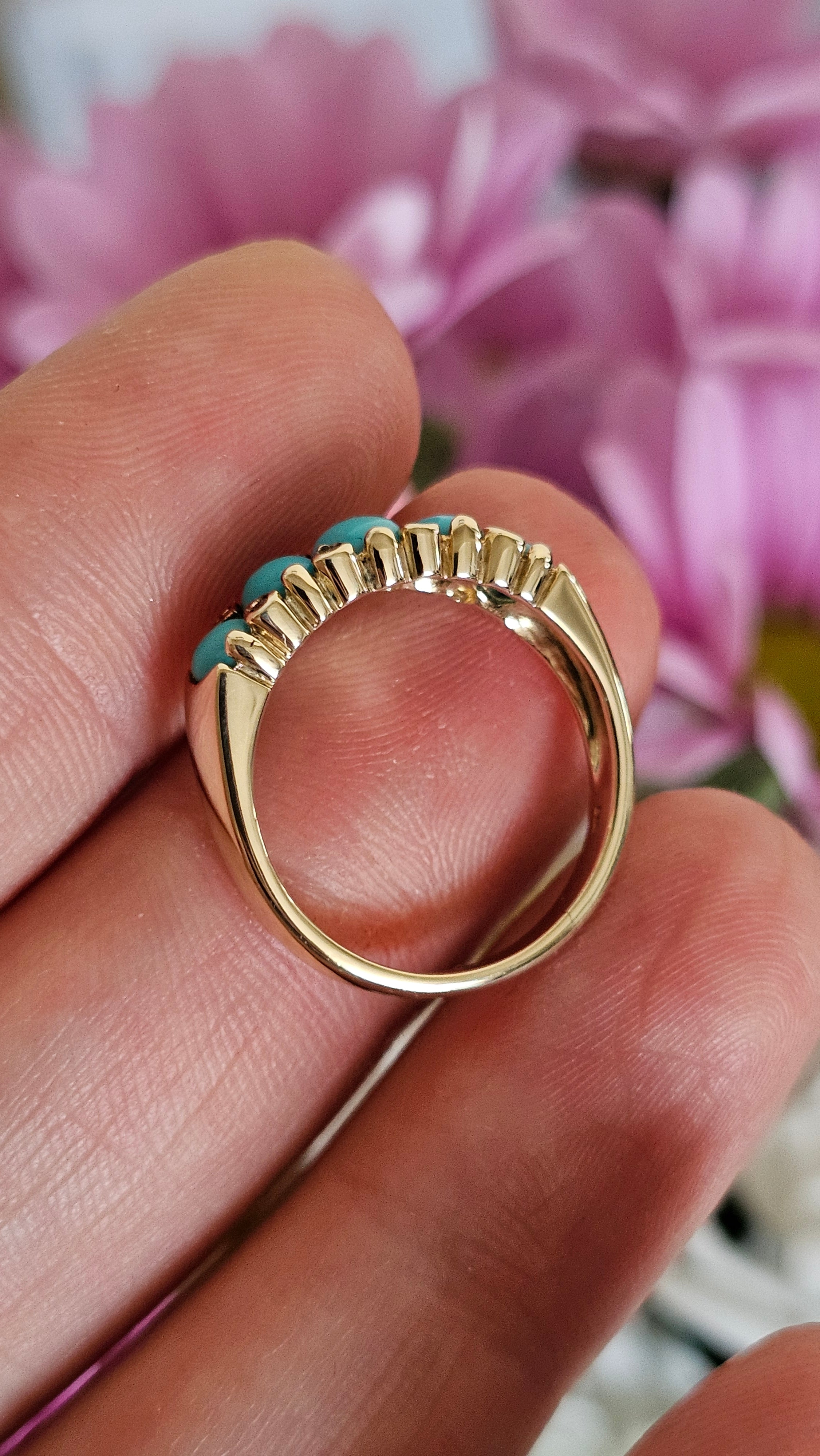 9ct Yellow Gold 5-Stone Turquoise & Diamond Ring - Size N 1/2