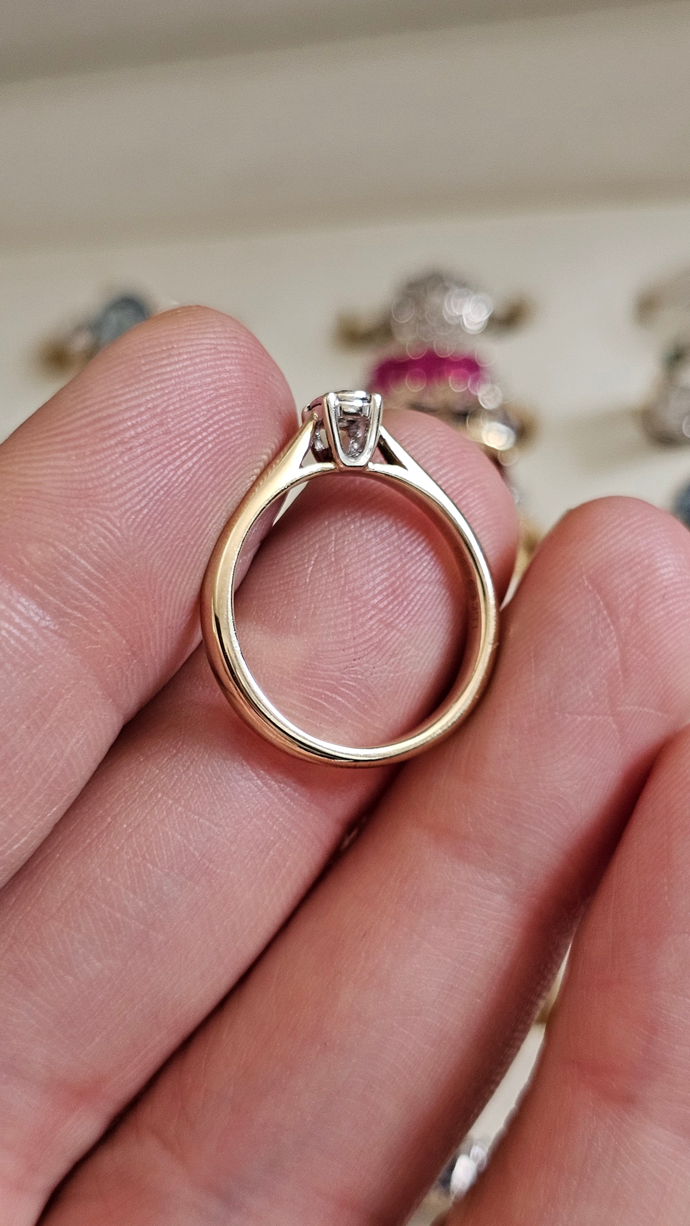 9ct Yellow Gold Natural Diamond Solitaire Ring 0.15ct, Illusion Set,- Size L 1/2