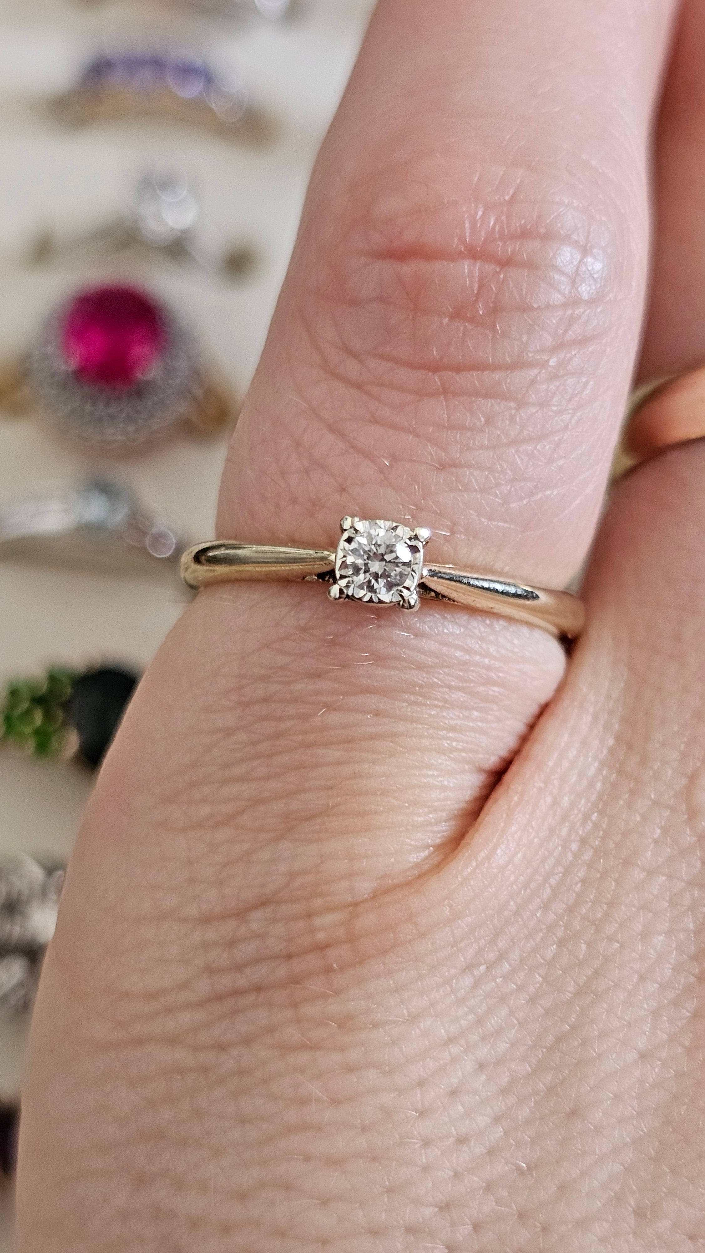 9ct Yellow Gold Natural Diamond Solitaire Ring 0.15ct, Illusion Set,- Size L 1/2