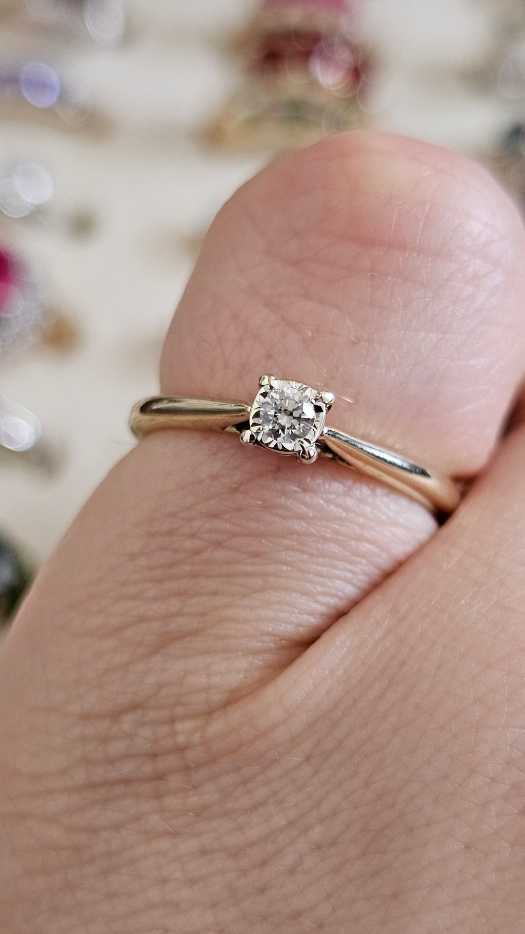 9ct Yellow Gold Natural Diamond Solitaire Ring 0.15ct, Illusion Set,- Size L 1/2