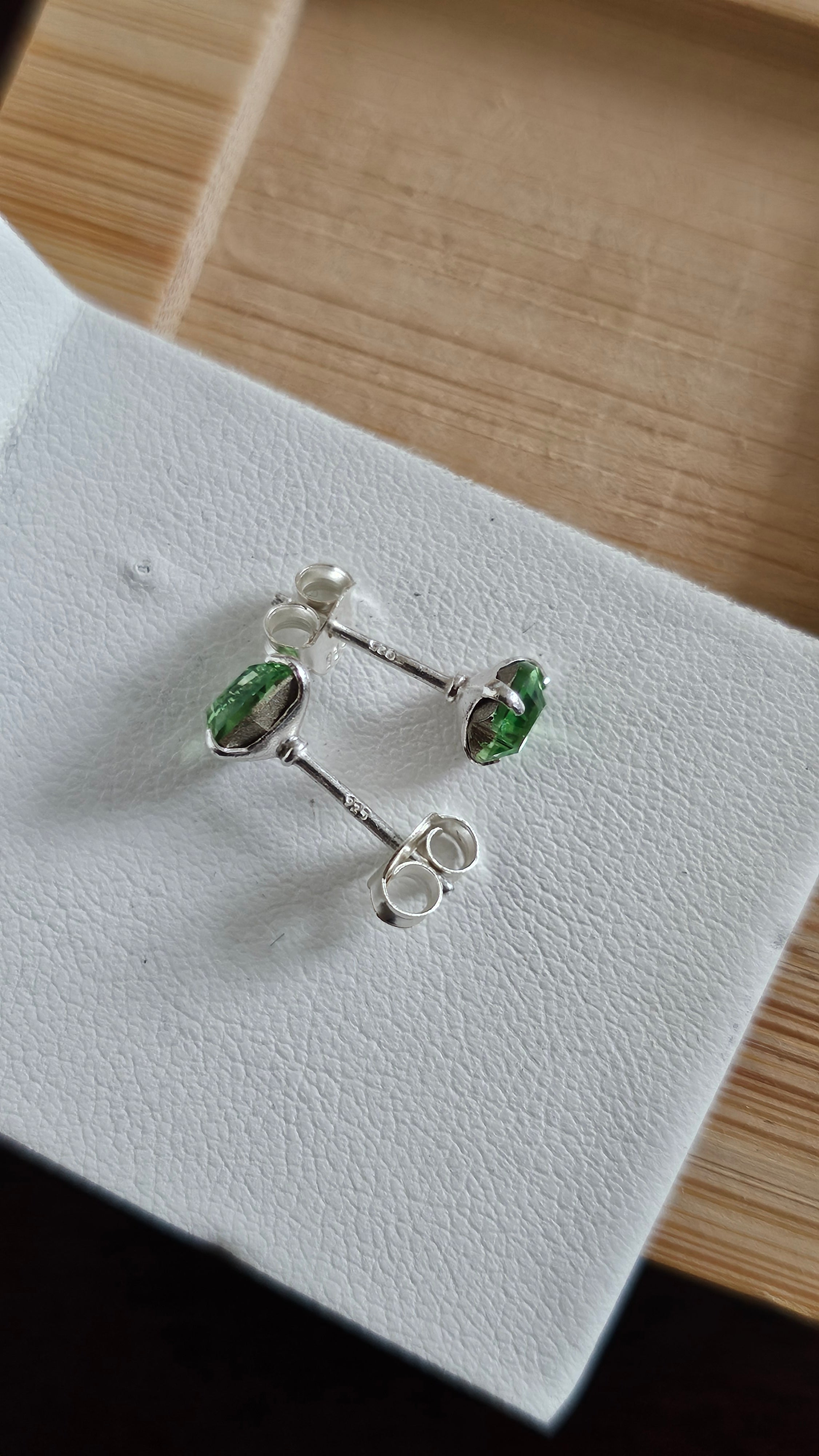 925 Sterling Silver Green Heart Rhinestone Stud Earrings