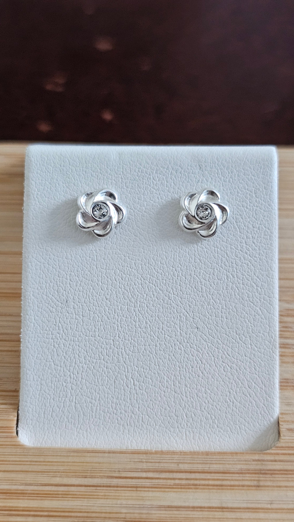 Elegant 925 Sterling Silver Clear Stone Floral Stud Earrings