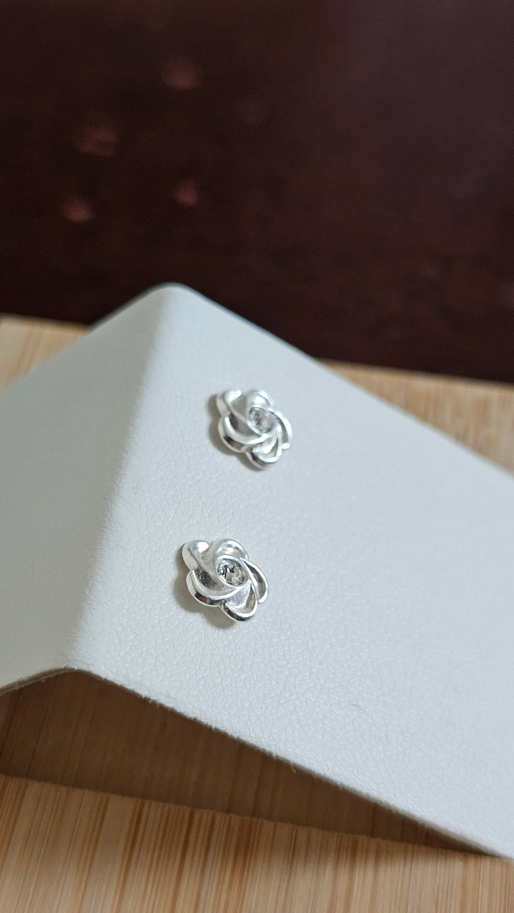 Elegant 925 Sterling Silver Clear Stone Floral Stud Earrings