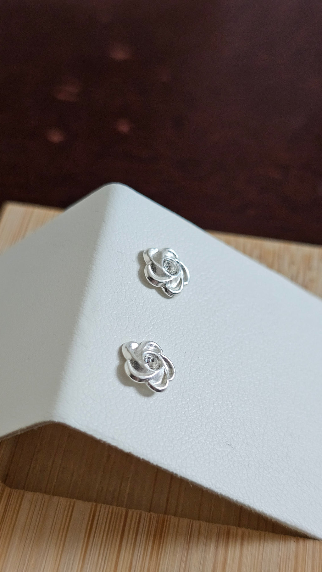 Elegant 925 Sterling Silver Clear Stone Floral Stud Earrings