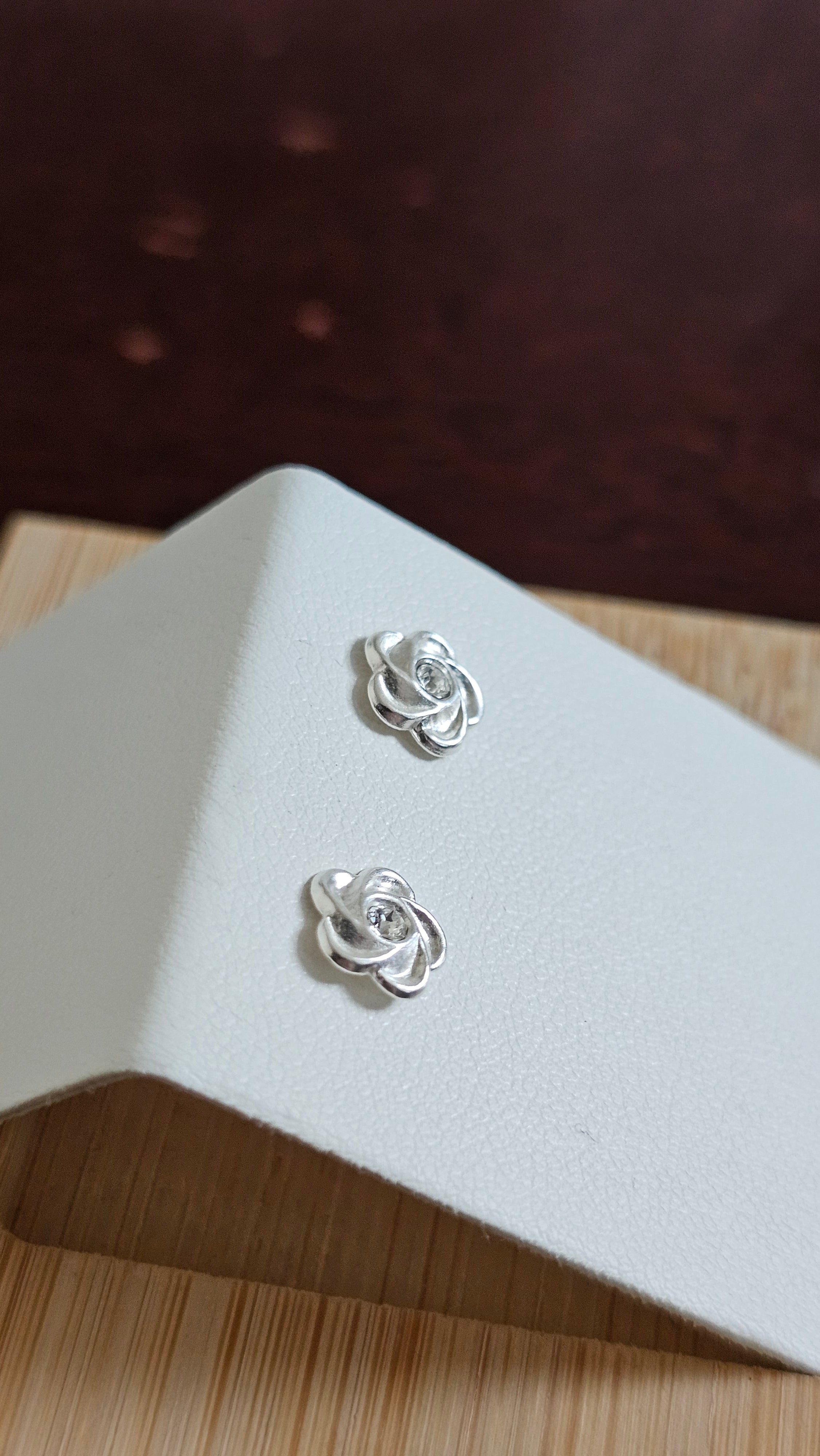 Elegant 925 Sterling Silver Clear Stone Floral Stud Earrings